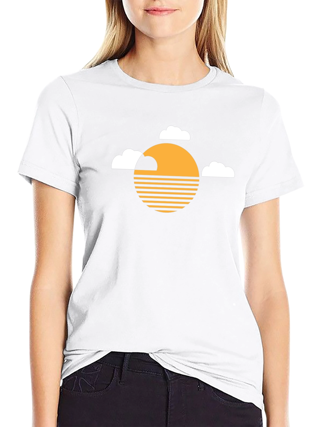 Camiseta Negra con Diseño de Sol y Nubes