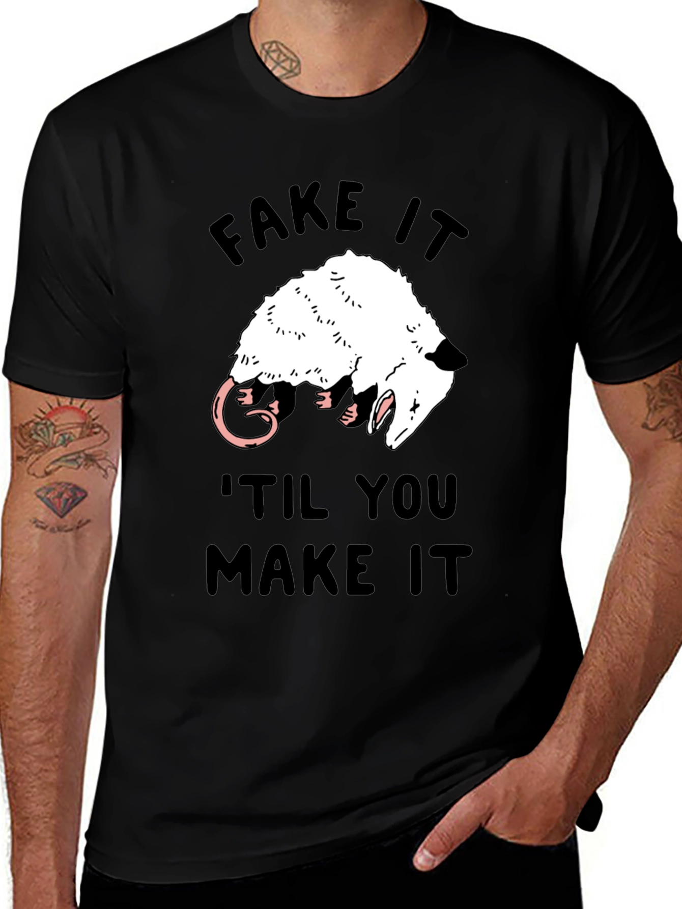 Camiseta Negra Fake It Til You Make It Zarigüeya