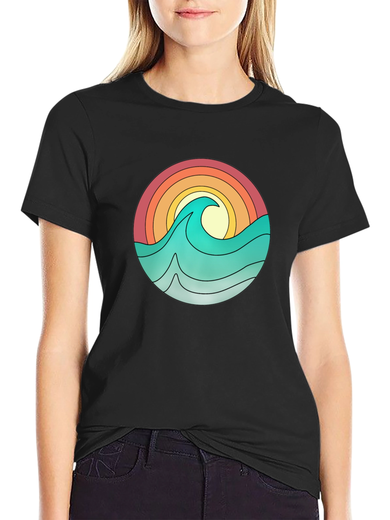Camiseta Negra con Diseño Olas y Sol