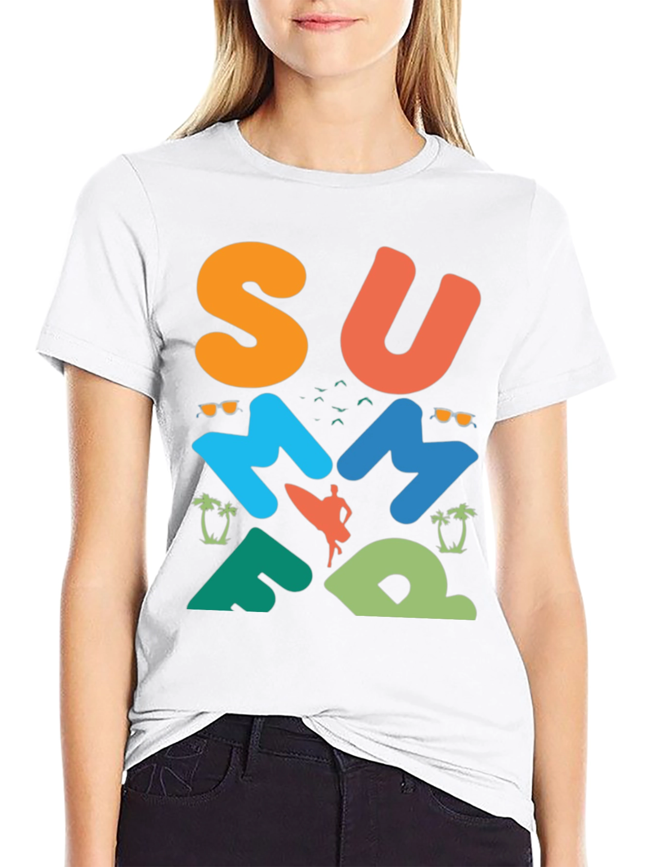 Camiseta negra con diseño veraniego surf