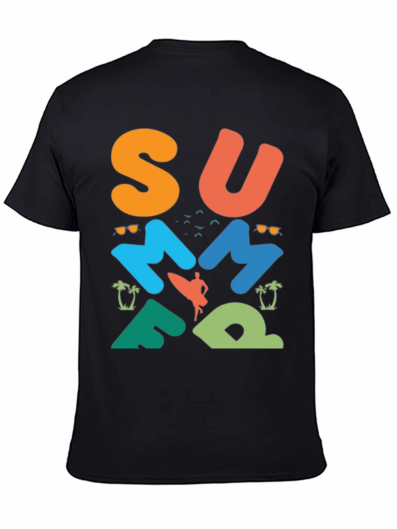 Camiseta negra con diseño veraniego surf