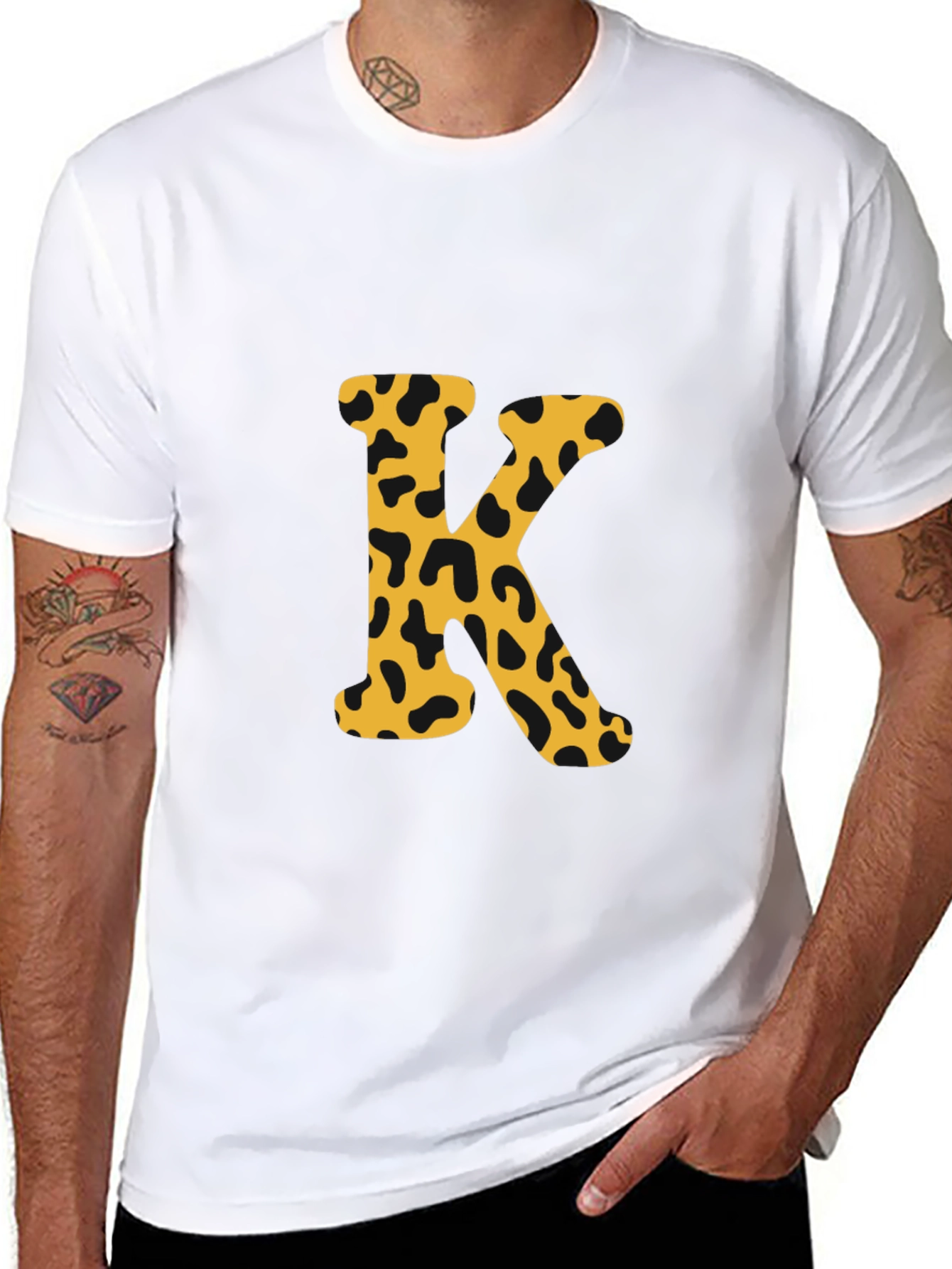 Camiseta Negra con Letra K Estampada