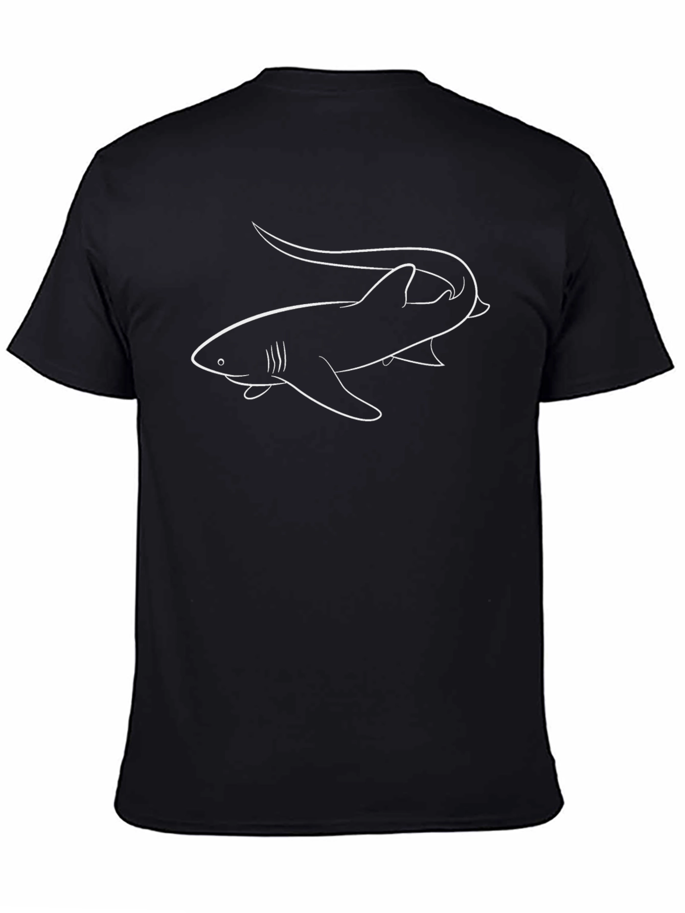 Camiseta Negra con Diseño de Tiburón Látigo