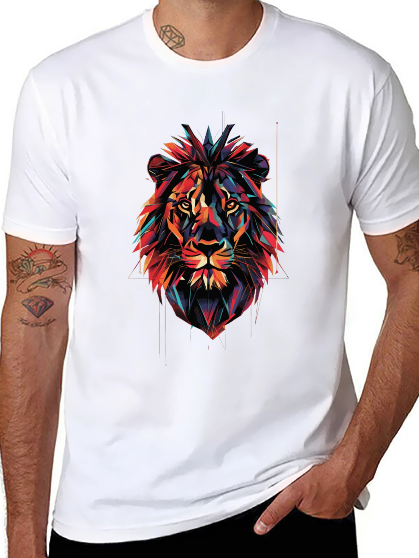 Camiseta Negra con Diseño de León Abstracto