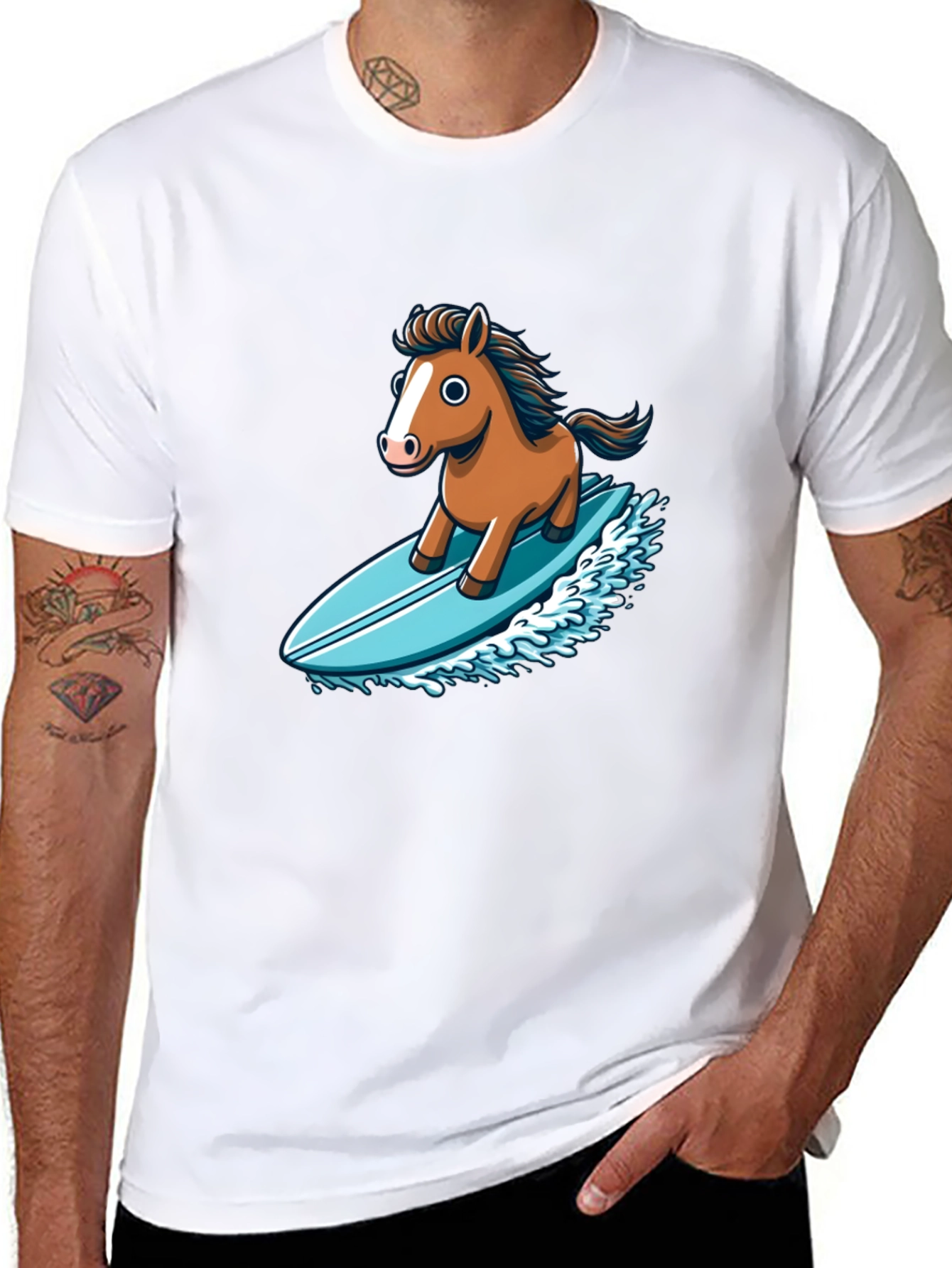 Camiseta Negra con Diseño Divertido de Caballo Surfista