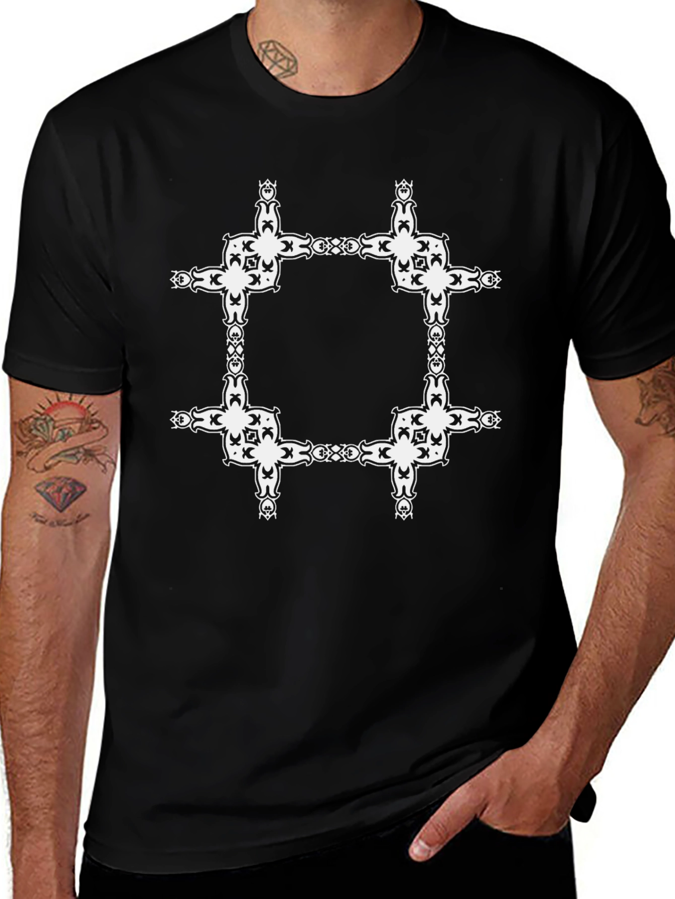 Camiseta Negra con Diseño Cuadrado Abstracto