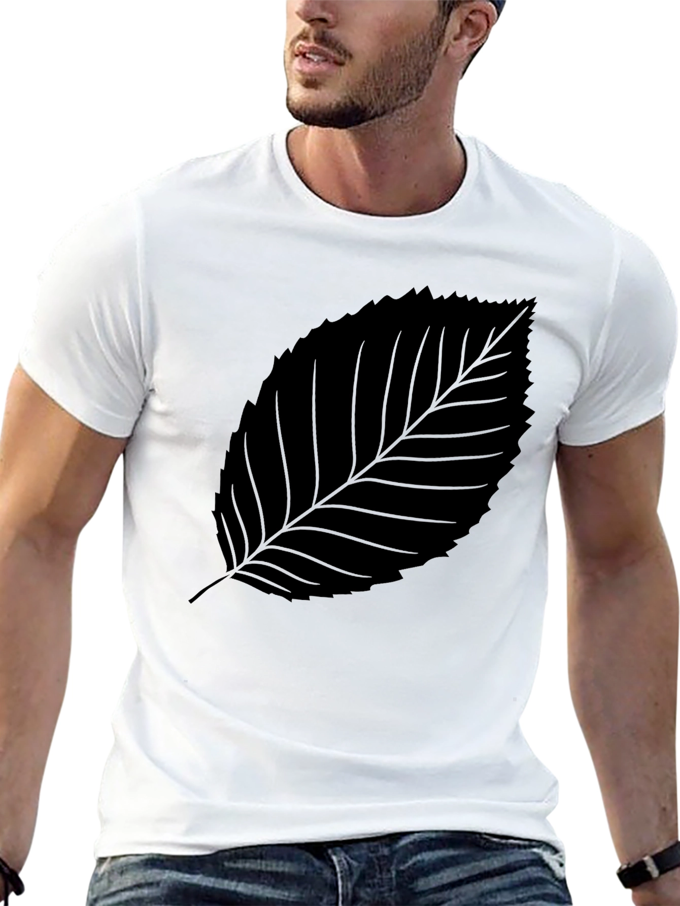 Camiseta Negra con Hoja Estilizada