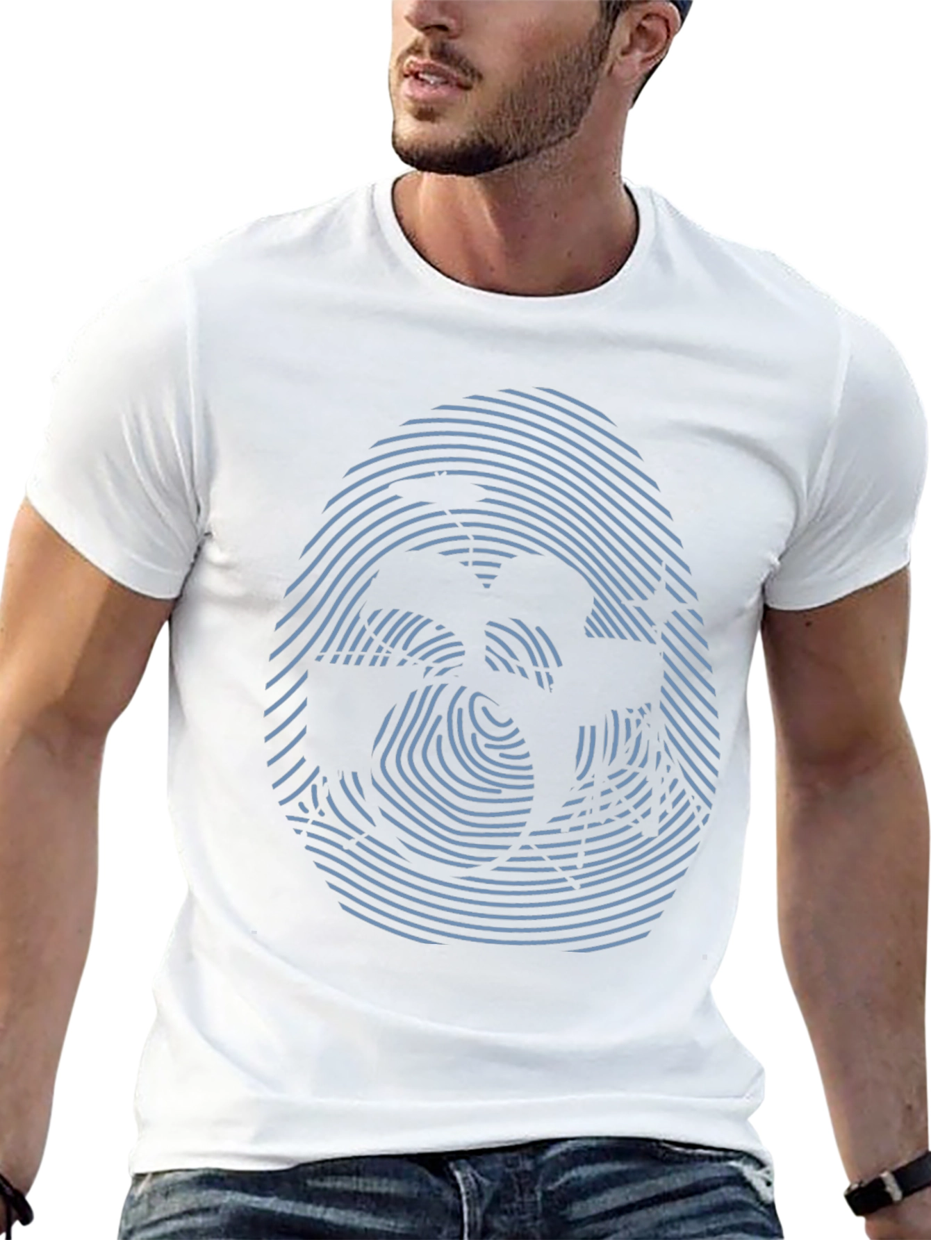Camiseta Negra con Diseño de Huella Digital Abstracta