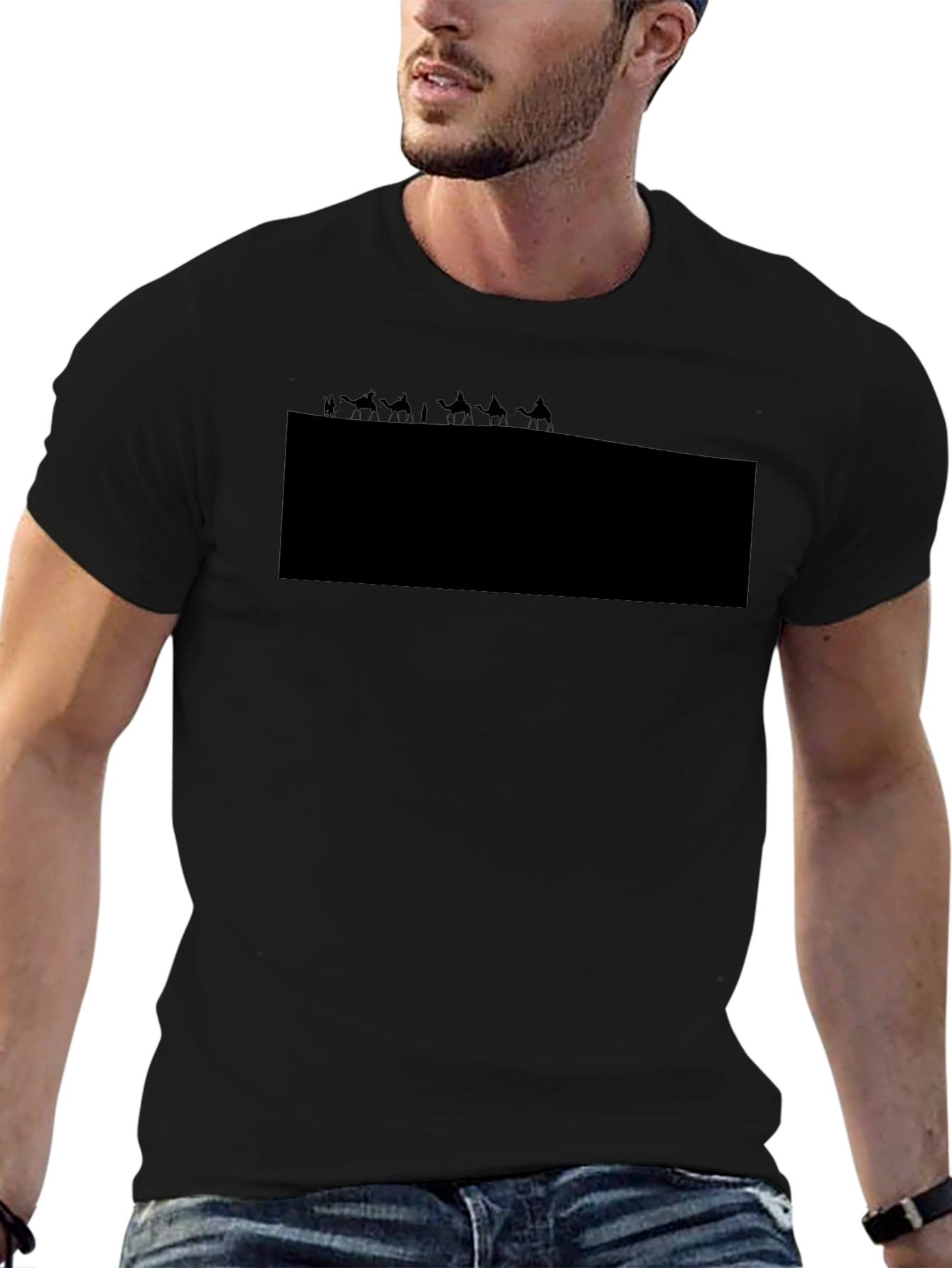 Camiseta Negra con Diseño de Caravana en el Desierto