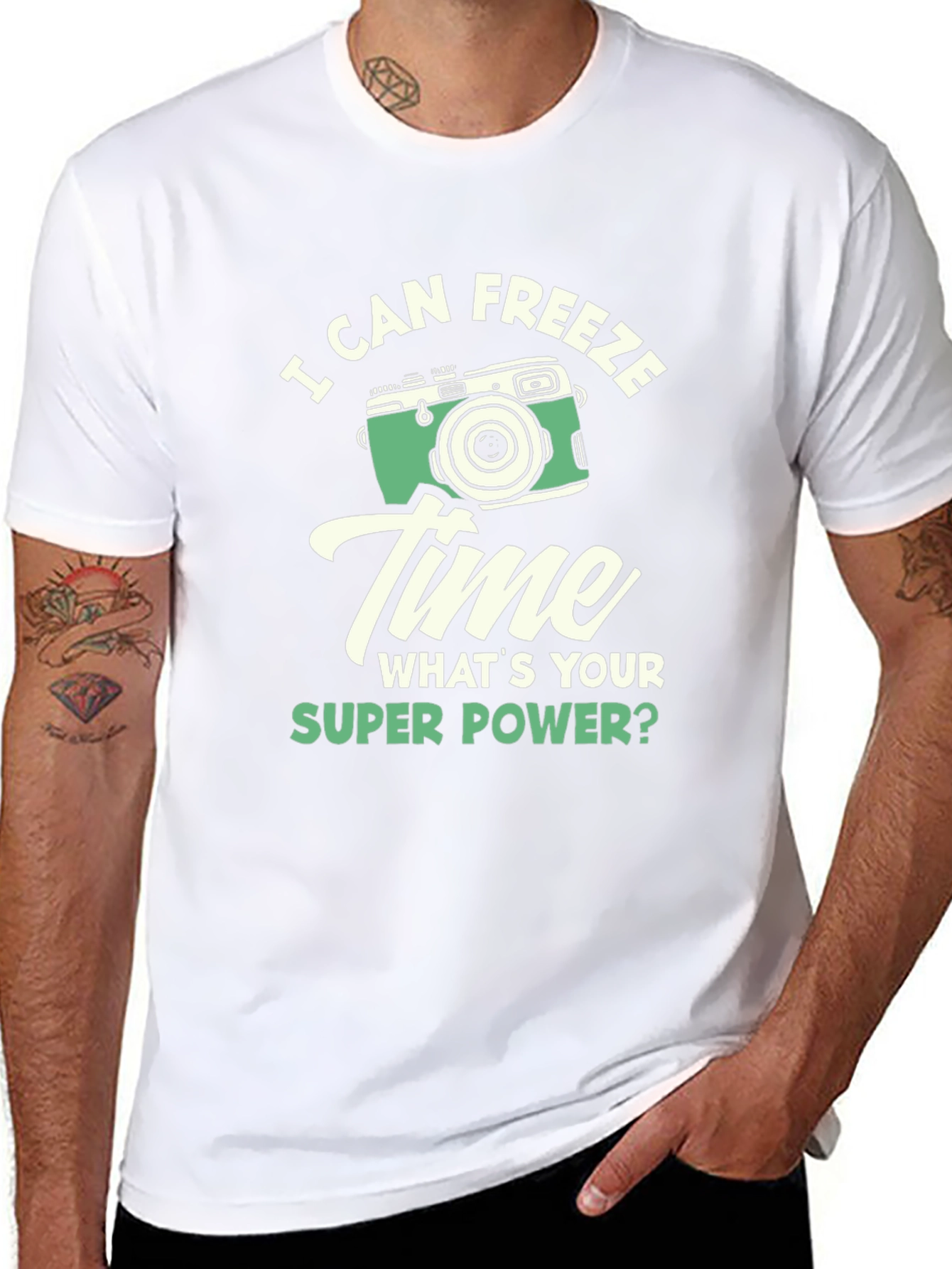 Camiseta Negra Super Poderes con Diseño de Cámara