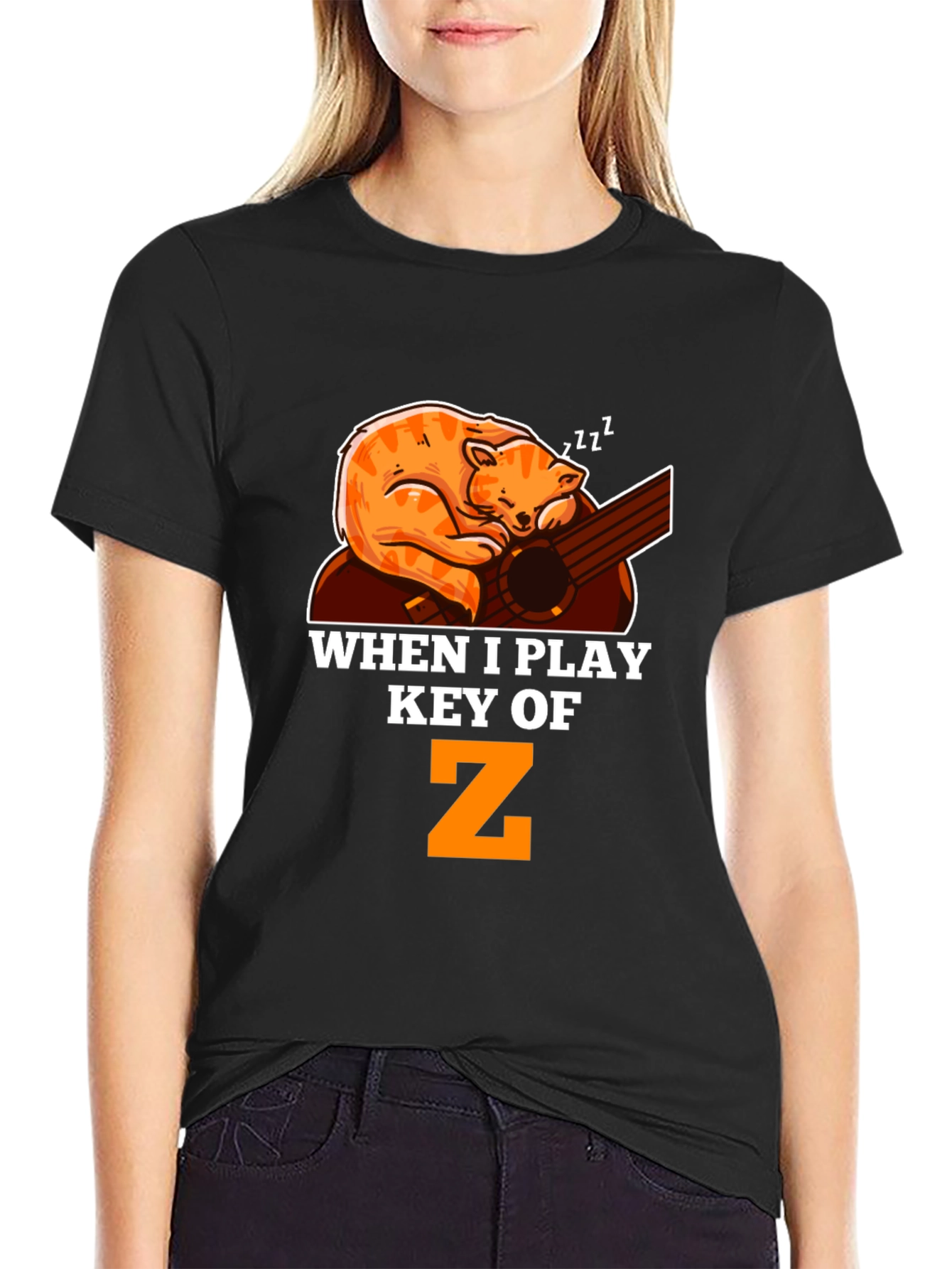 Camiseta Negra con Diseño de Gato Durmiendo en Guitarra