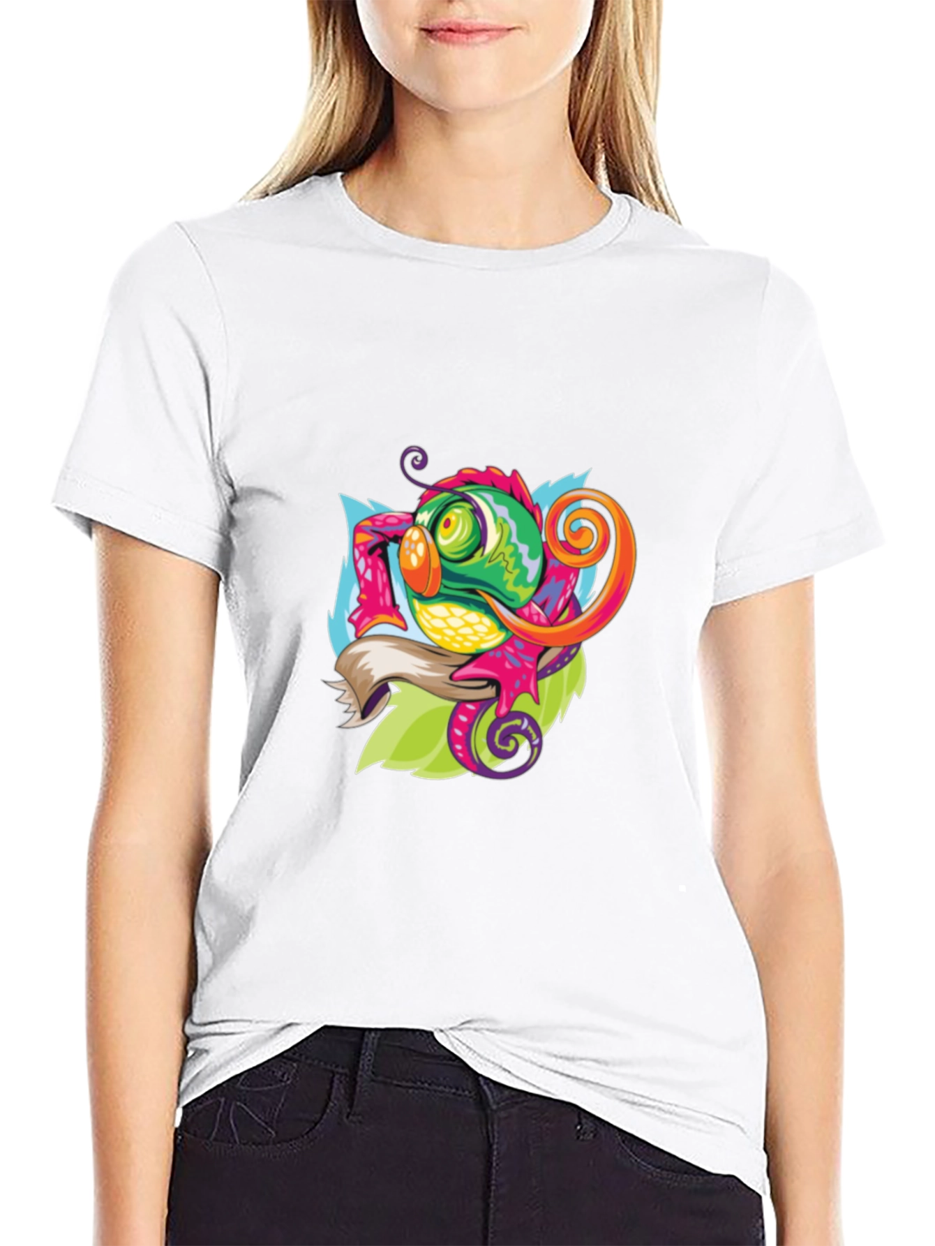 Camiseta Negra con Diseño de Camaleón Artístico