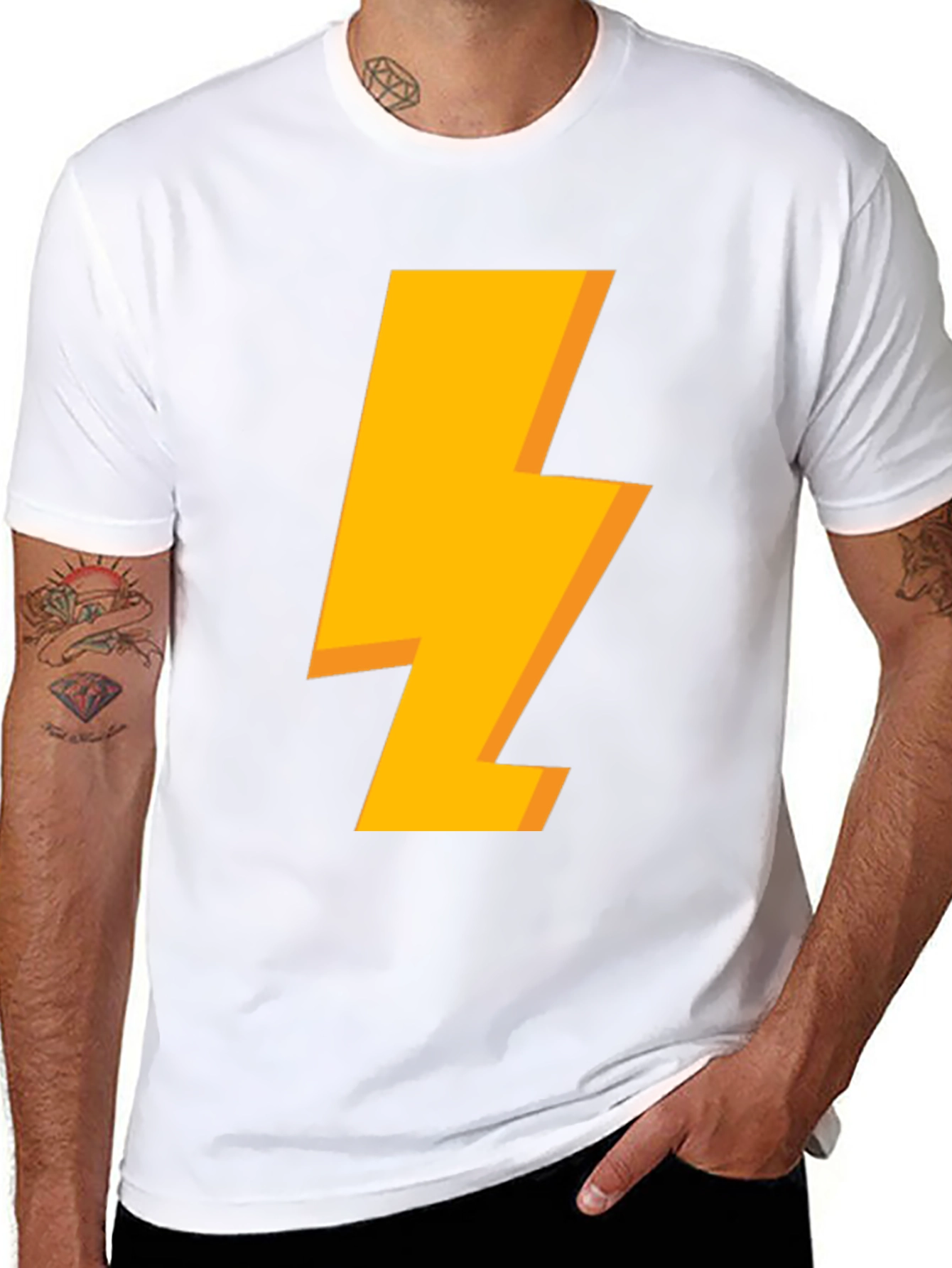 Camiseta Negra con Rayo Amarillo