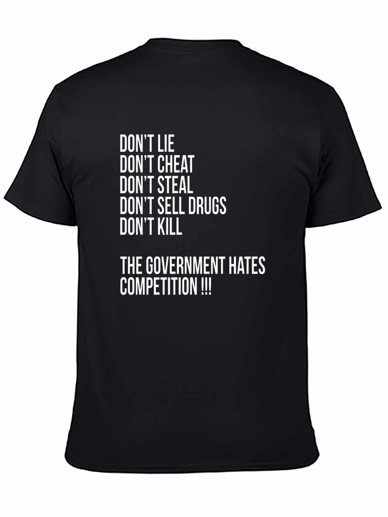 Camiseta Negra con Mensaje Anti-Sistema