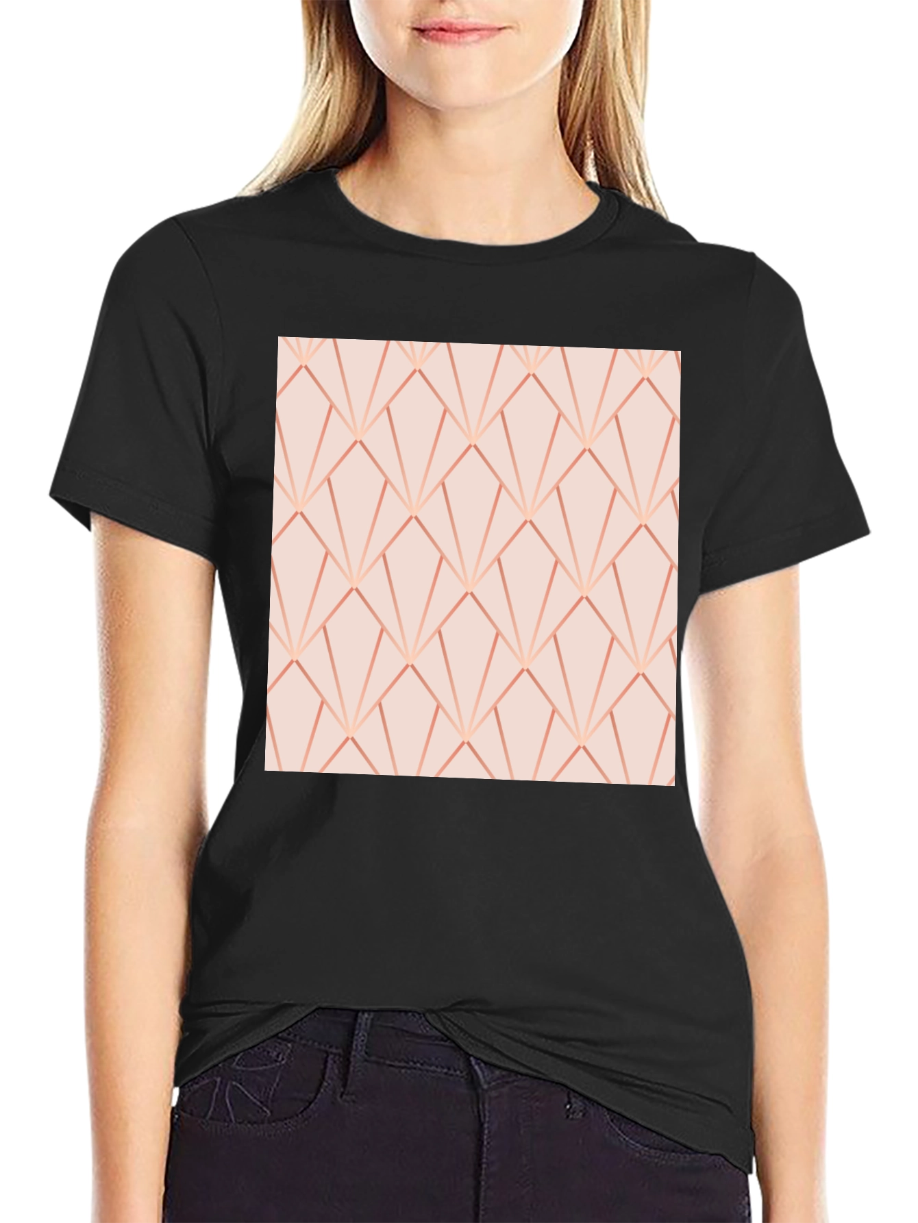 Camiseta Negra con Diseño Geométrico Rosa
