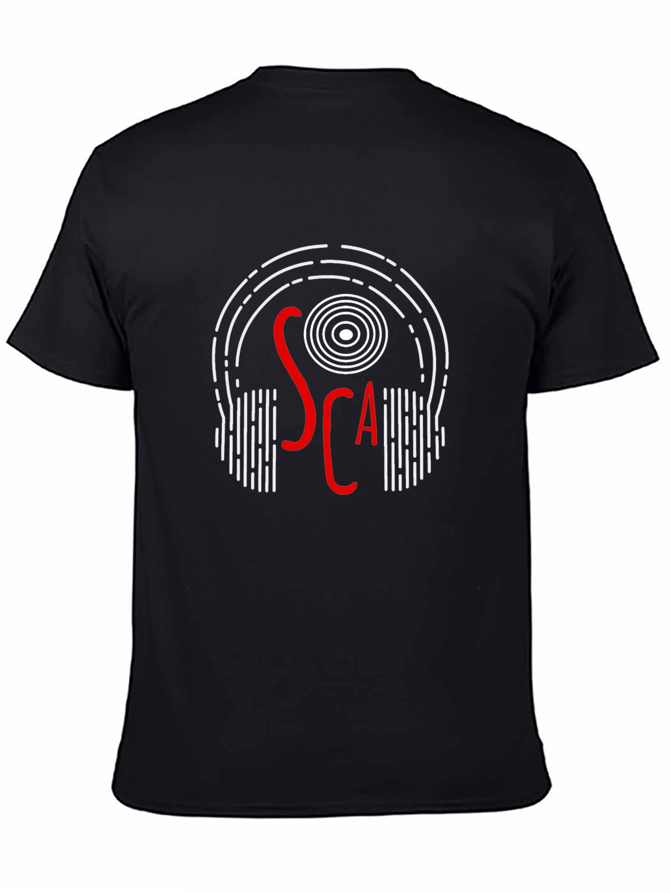 Camiseta Negra con Diseño de Auriculares y Texto SCA