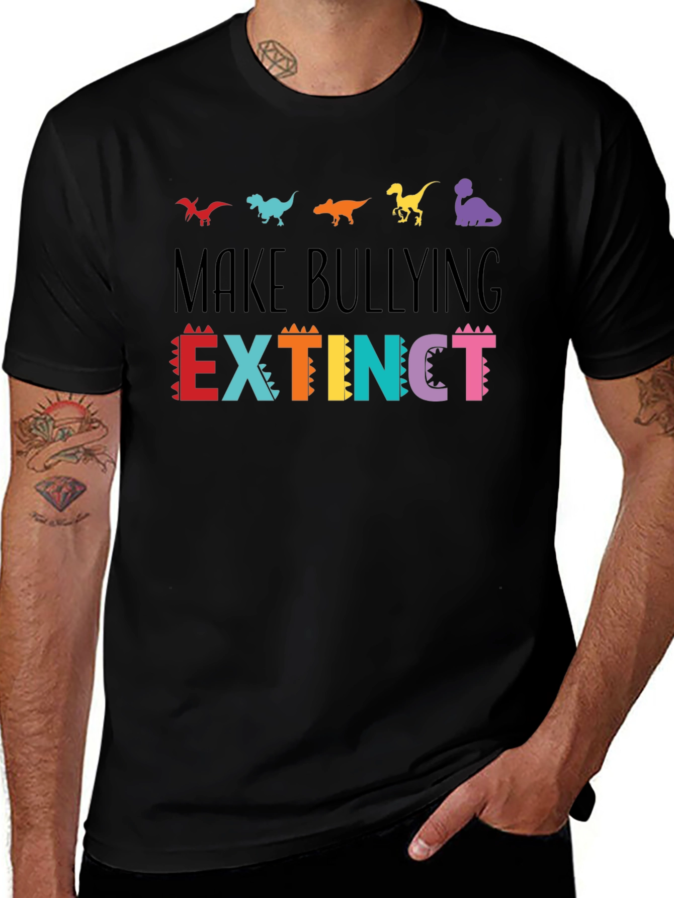 Camiseta Negra Anti-Bullying Diseño Dinosaurios