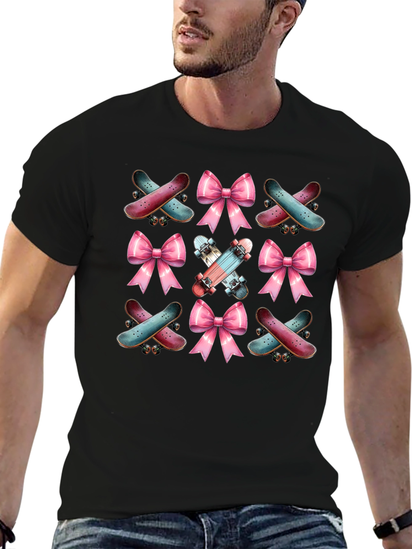Camiseta Negra con Diseño de Patinetas y Lazos
