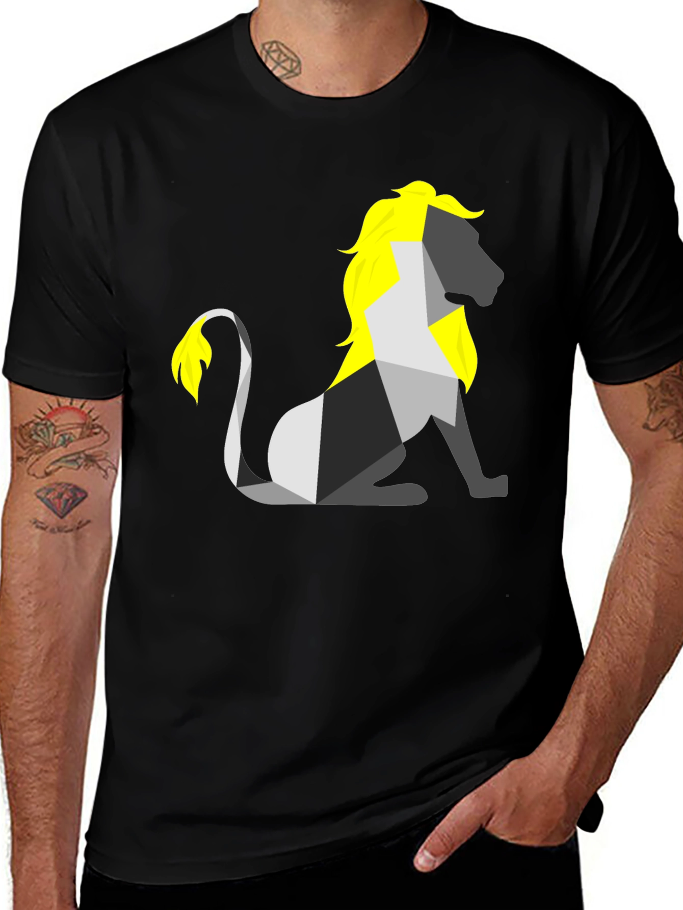 Camiseta Negra con León Geométrico