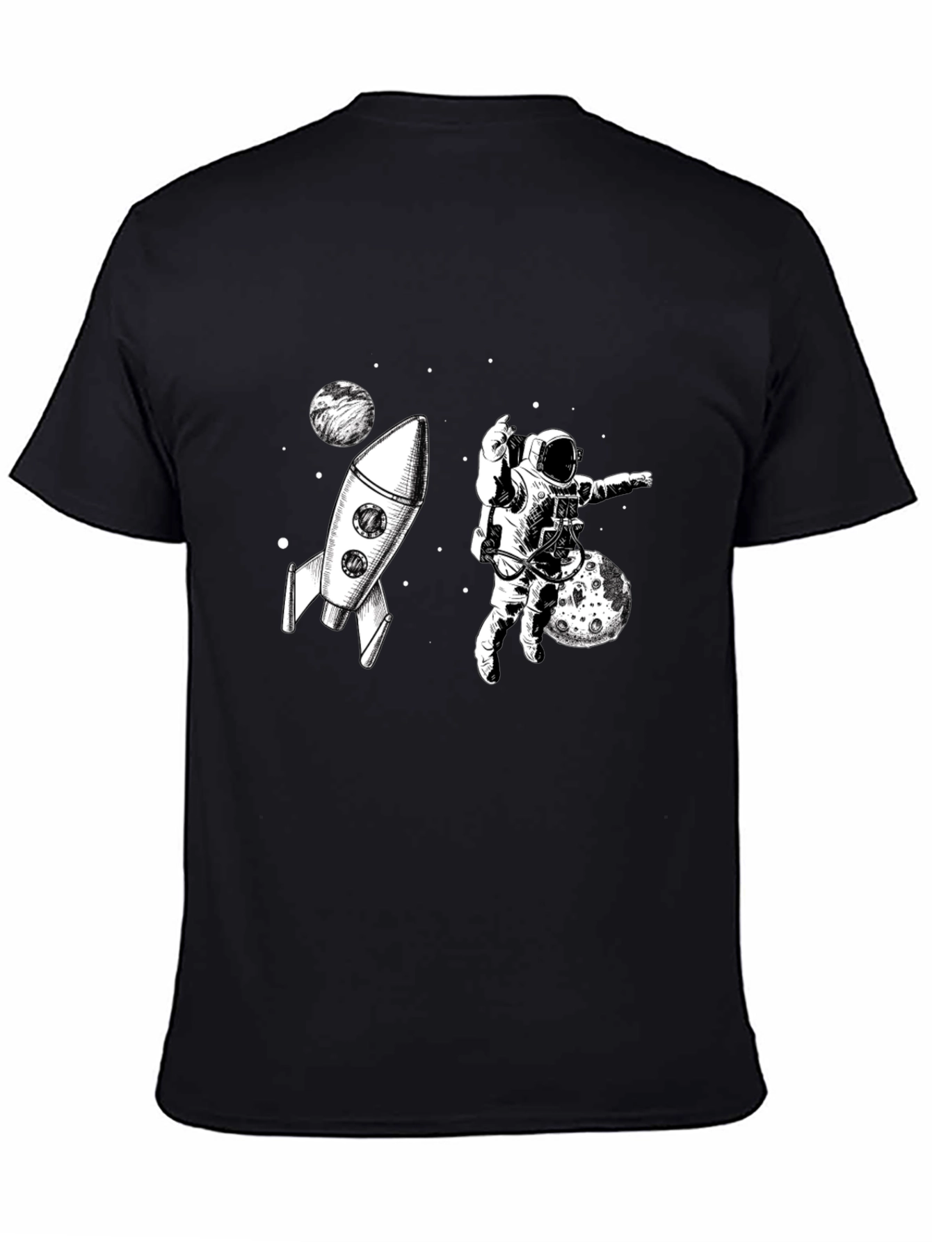 Camiseta Negra con Diseño Espacial