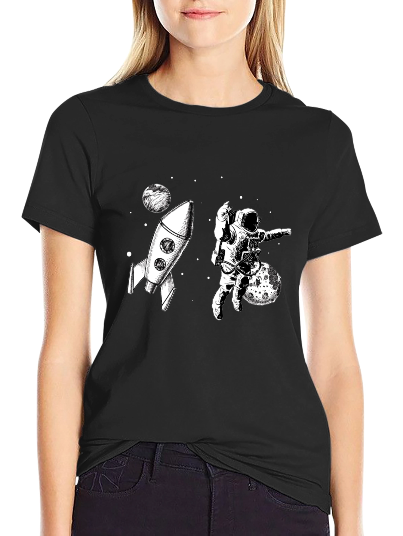 Camiseta Negra con Diseño Espacial