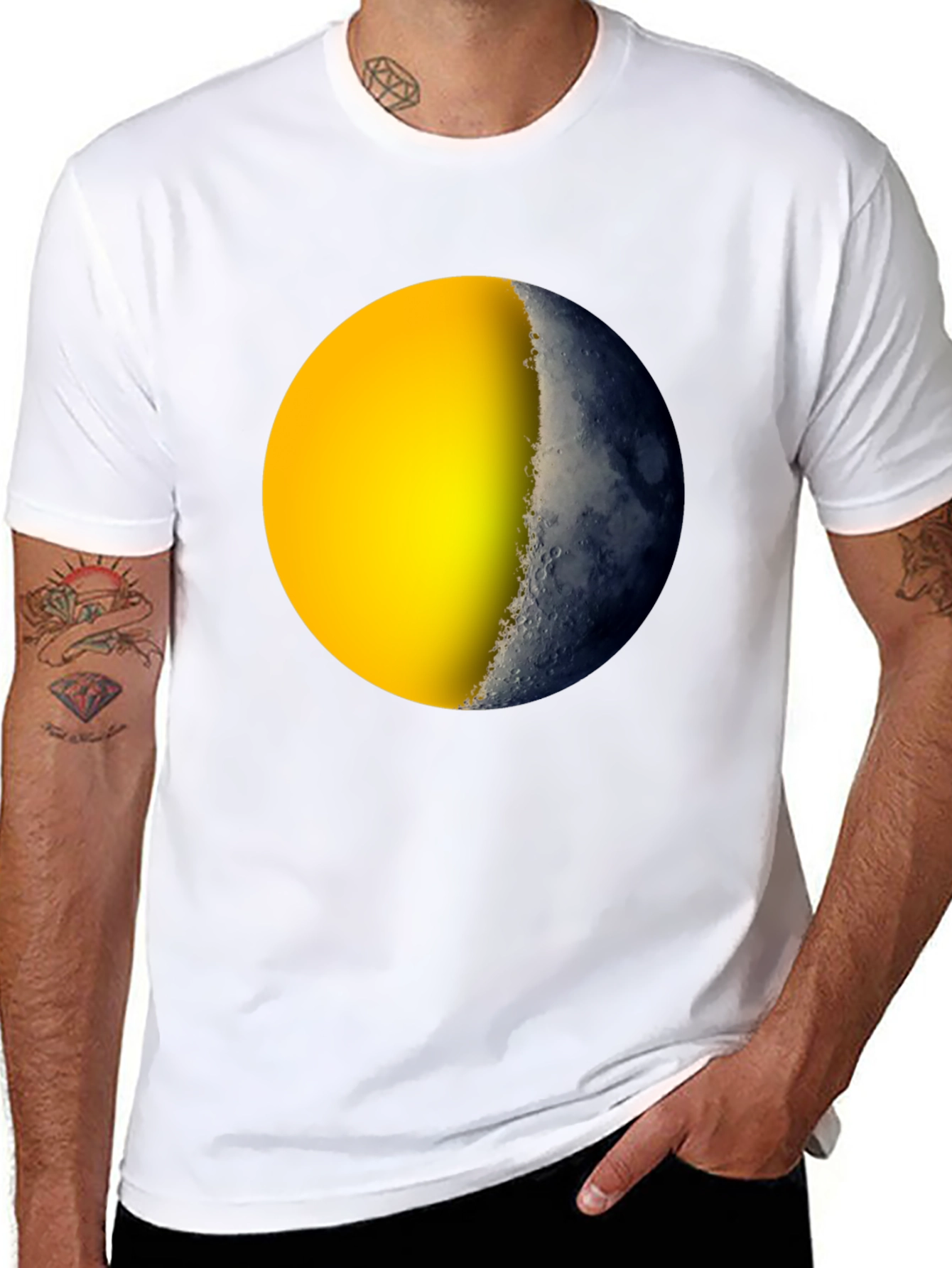 Camiseta Negra con Diseño de Sol y Luna