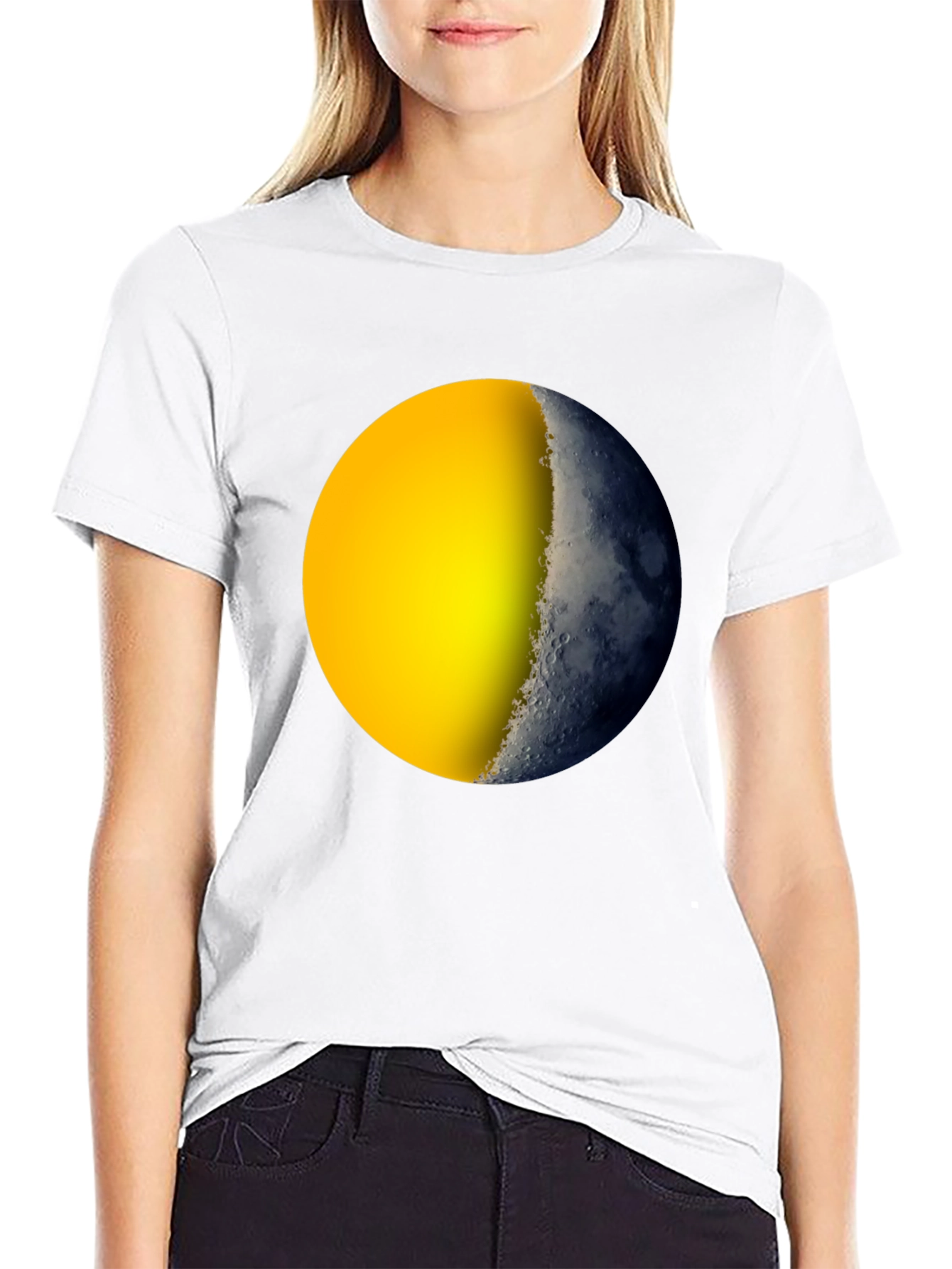 Camiseta Negra con Diseño de Sol y Luna