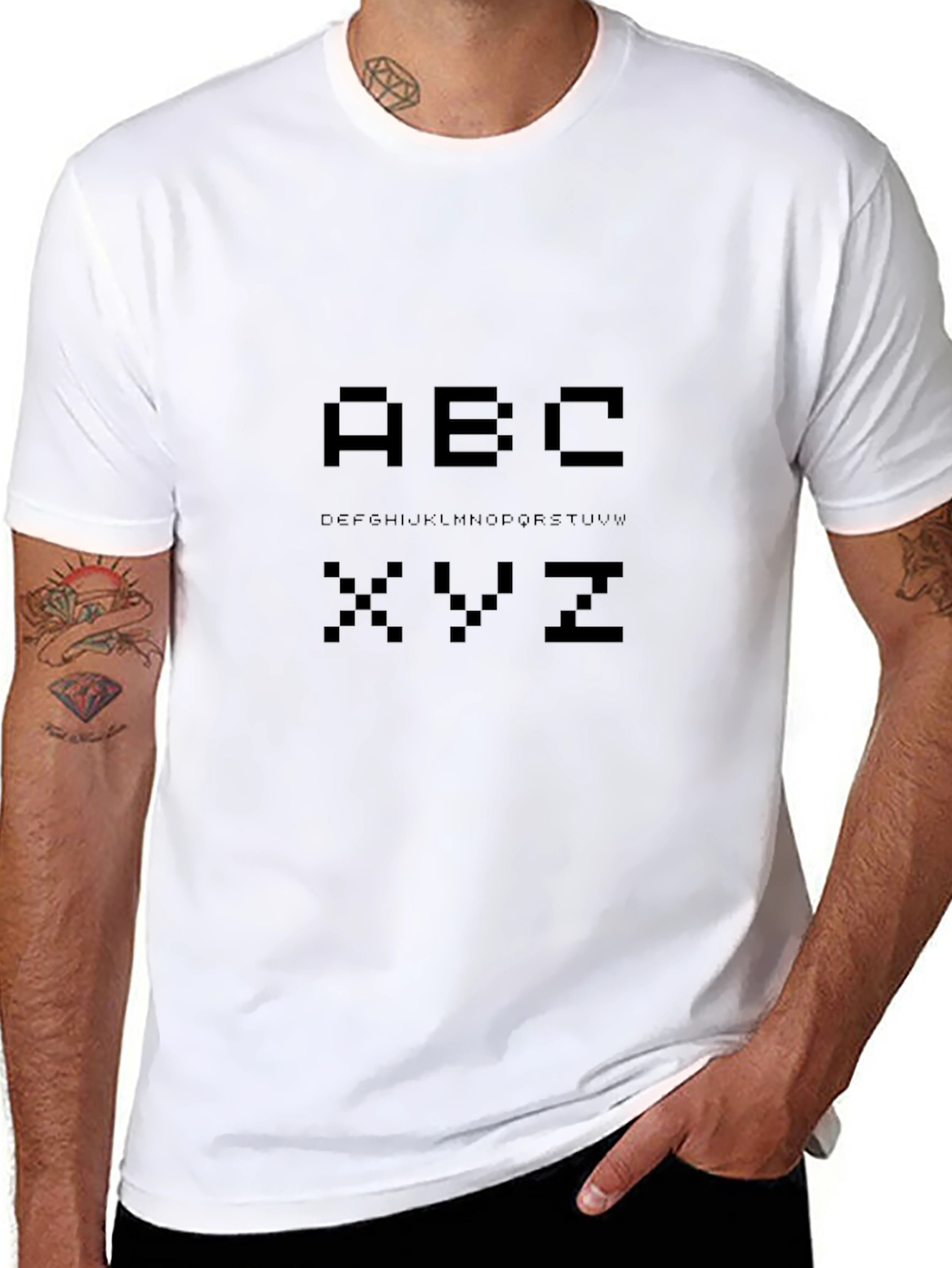 Camiseta Negra Pixelada con Alfabeto