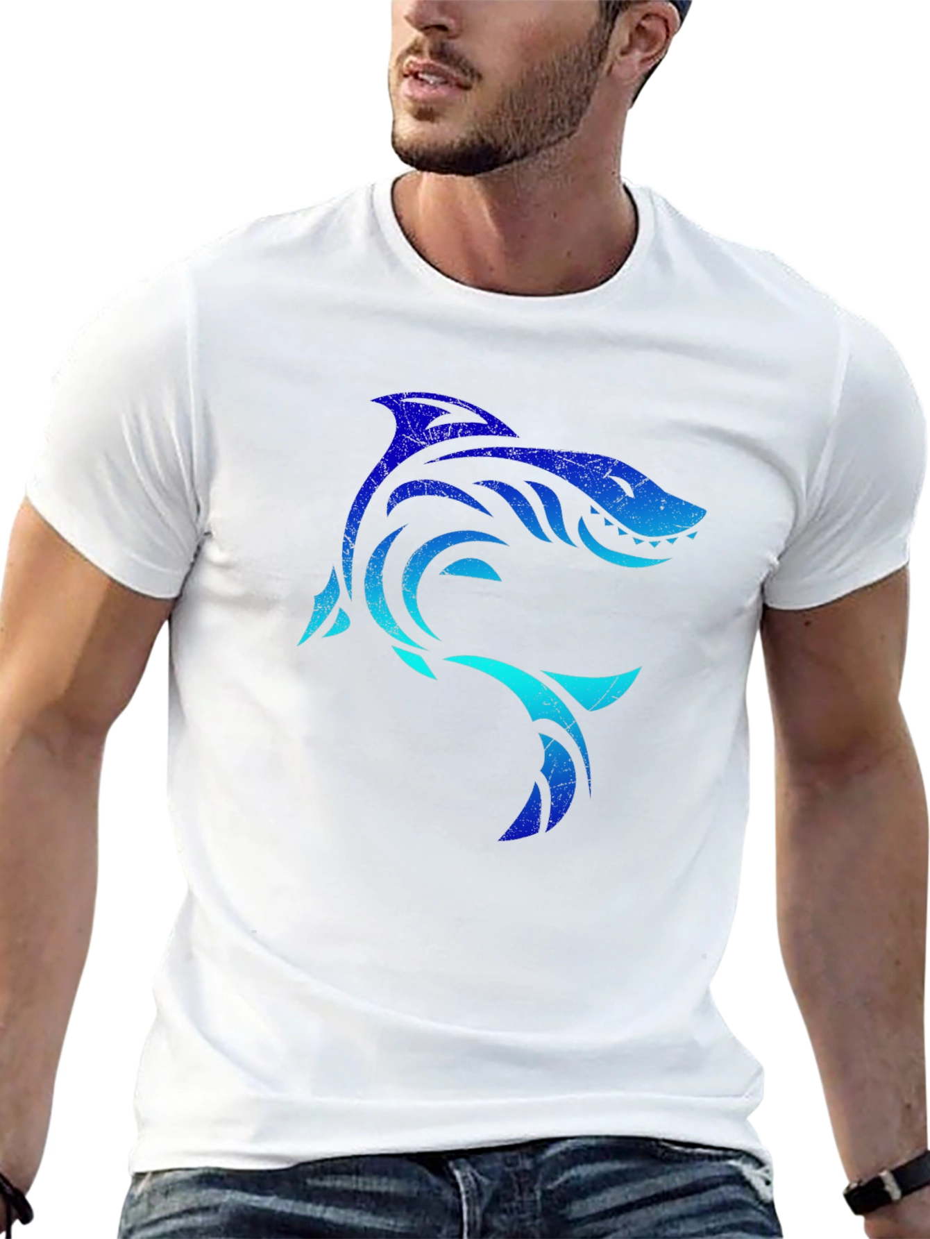 Camiseta Negra con Diseño de Tiburón Tribal Azul