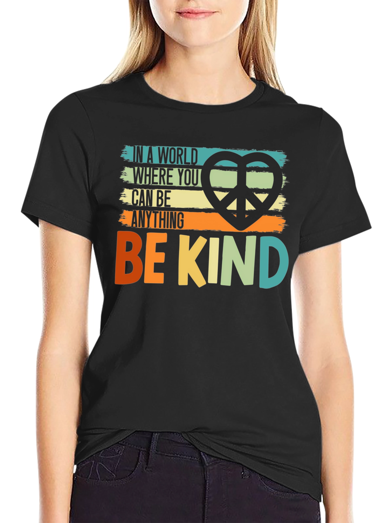 Camiseta Negra Sé Amable con Diseño Retro