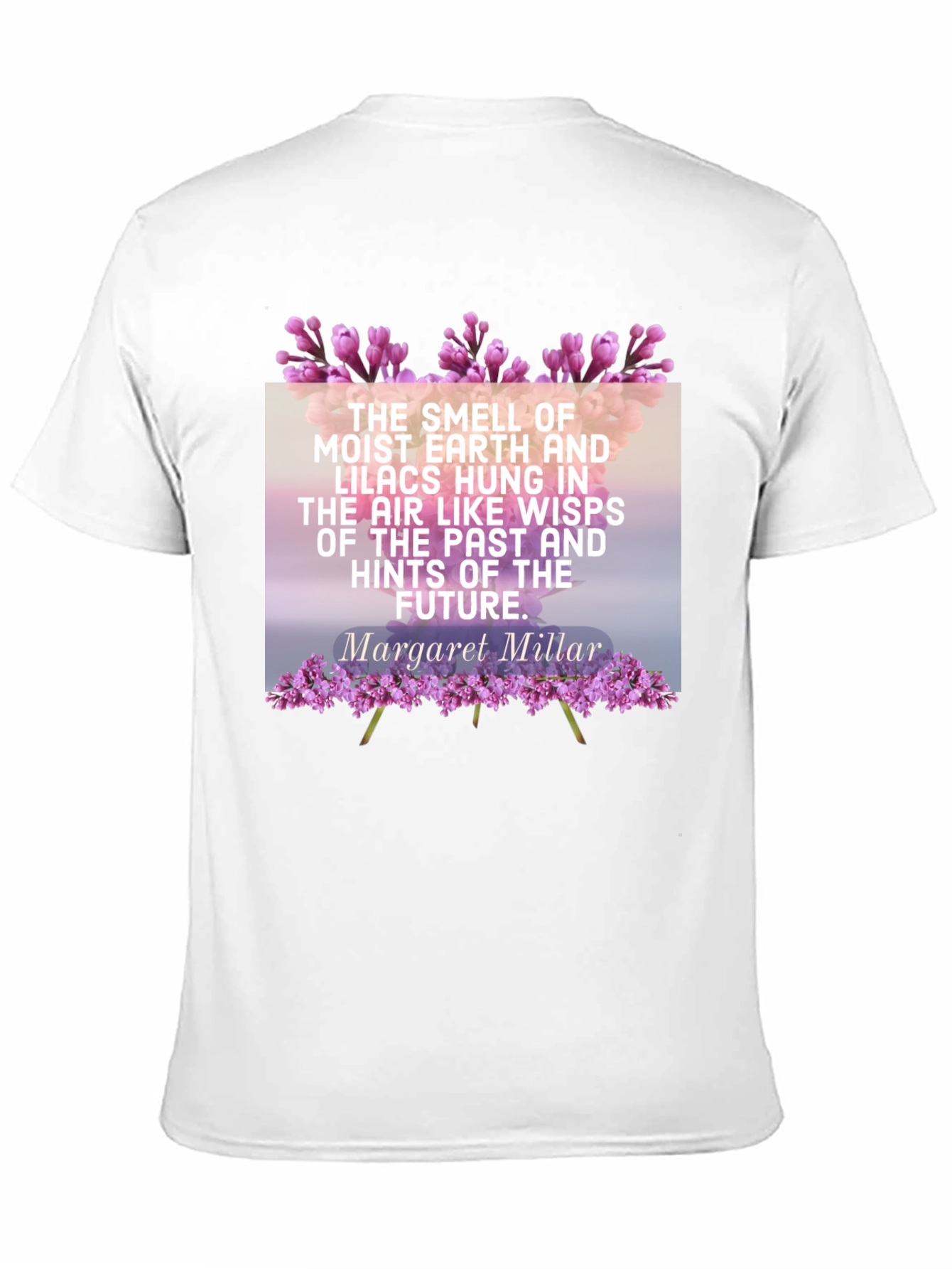 Camiseta Negra con Cita Literaria y Diseño Floral