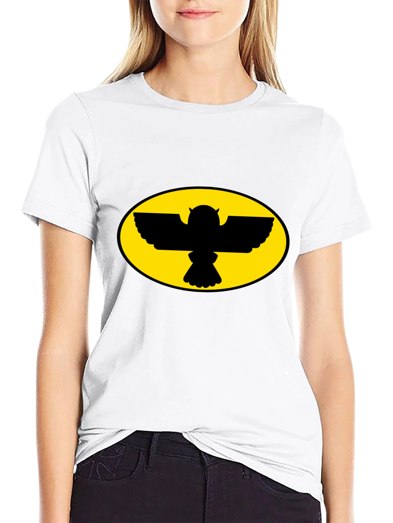 Camiseta Negra con Diseño de Búho Ovalado