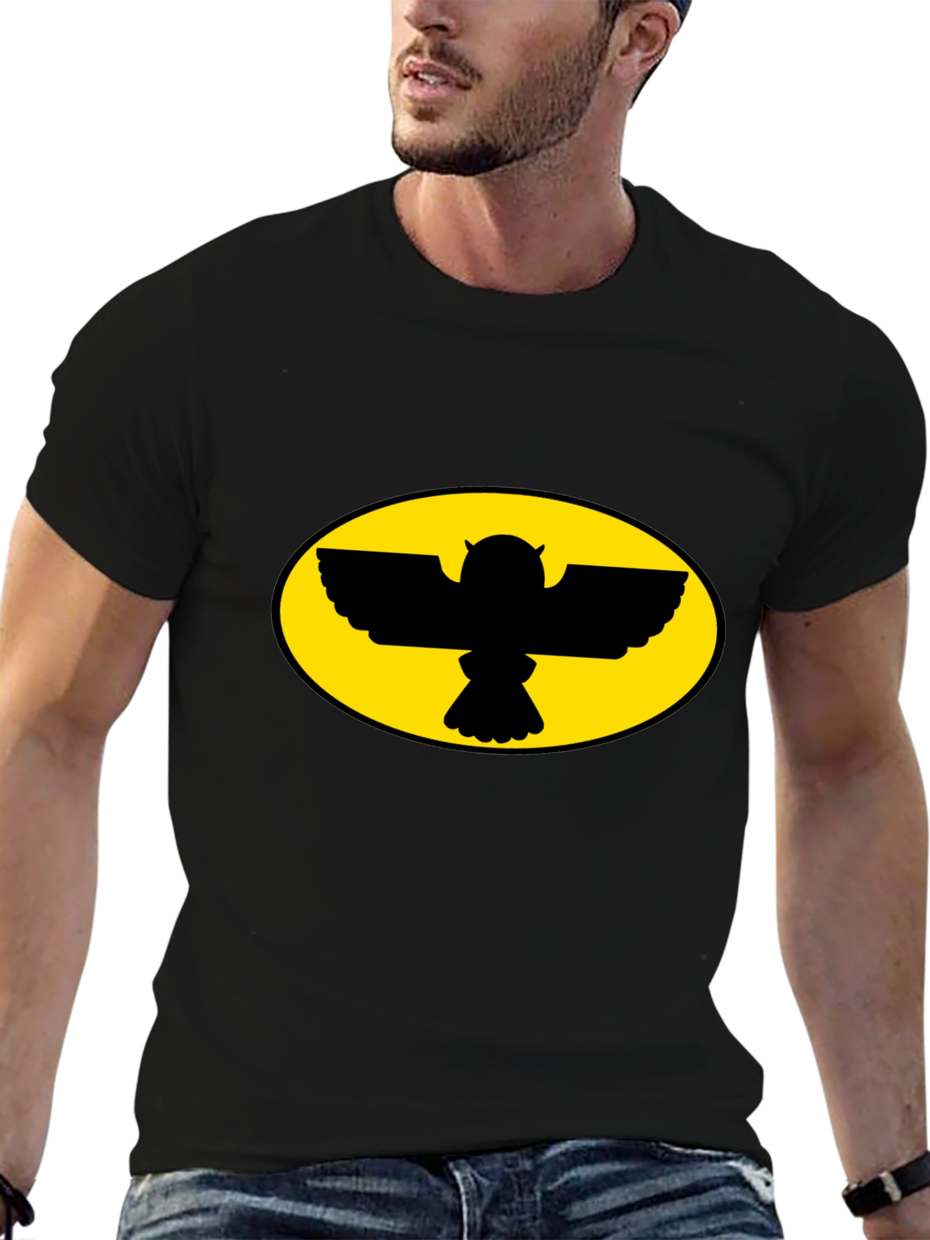 Camiseta Negra con Diseño de Búho Ovalado