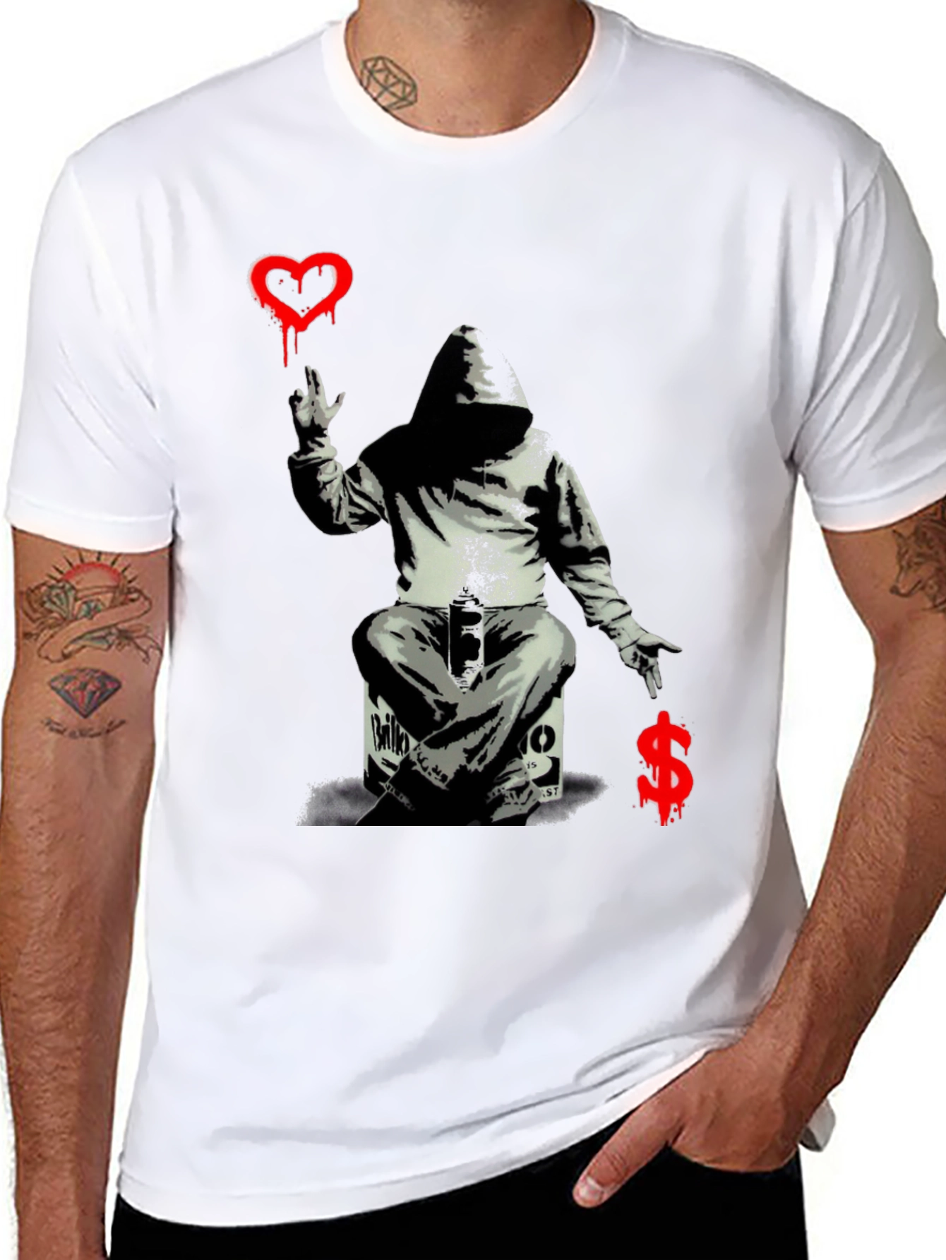 Camiseta Negra con Estampado Graffiti Artístico