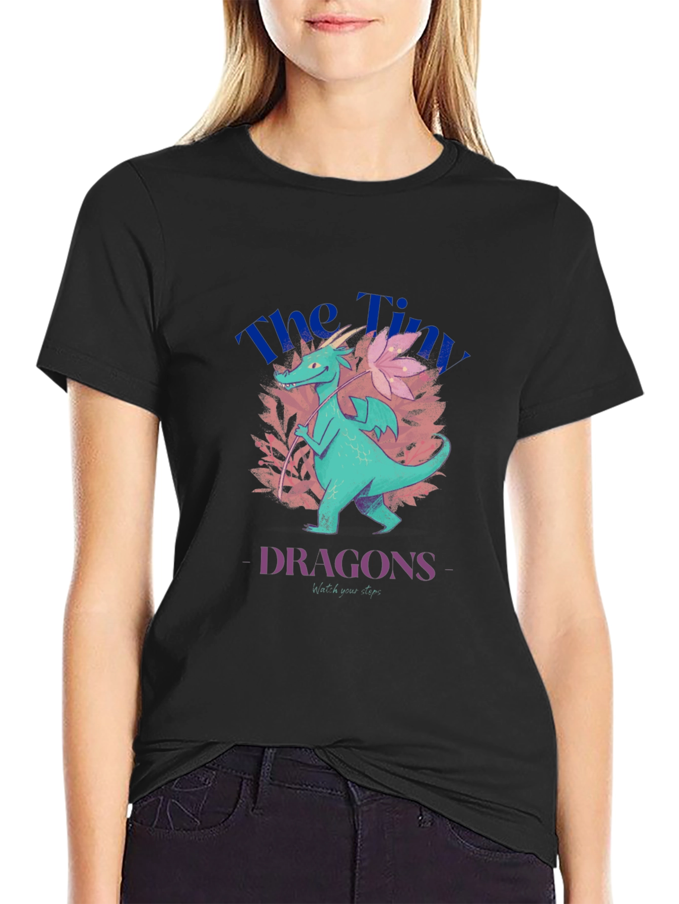 Camiseta Negra con Diseño de Dragón Floral
