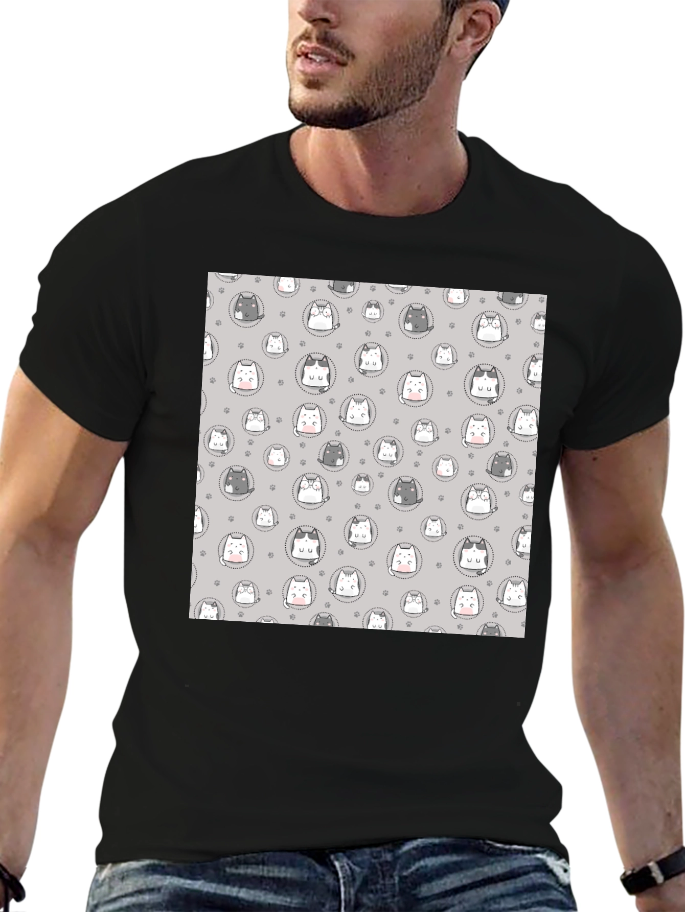 Camiseta Negra con Diseño de Gatos Kawaii