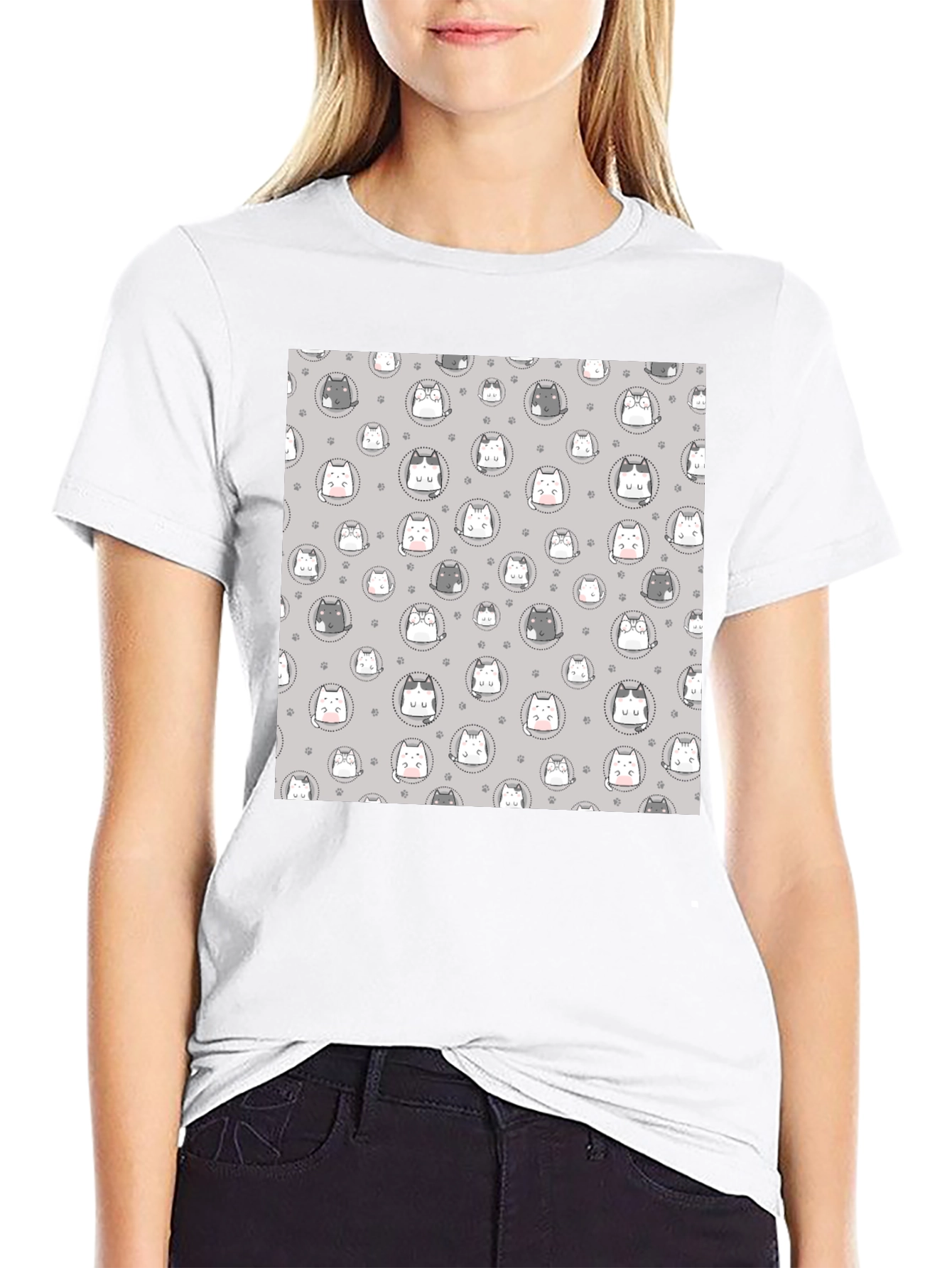 Camiseta Negra con Diseño de Gatos Kawaii