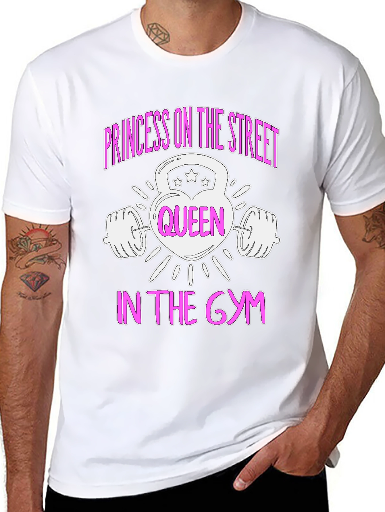 Camiseta Negra Mujer Poderosa Reina en el Gym