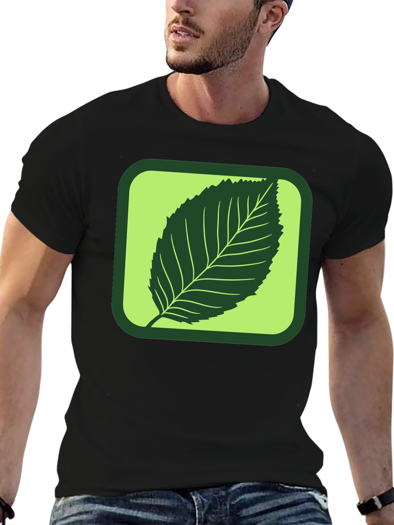 Camiseta Negra con Diseño de Hoja Verde