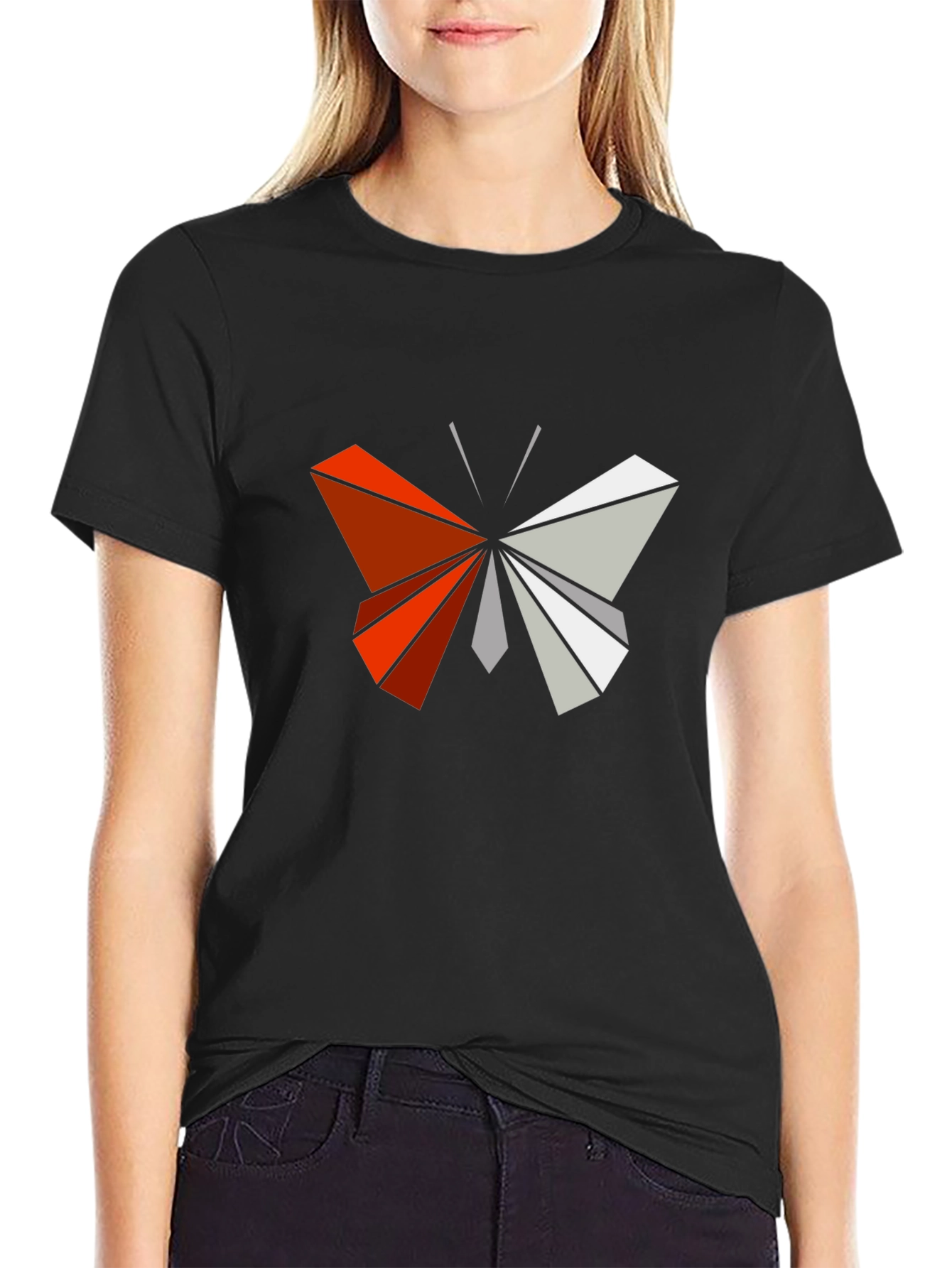 Camiseta Negra con Mariposa Geométrica