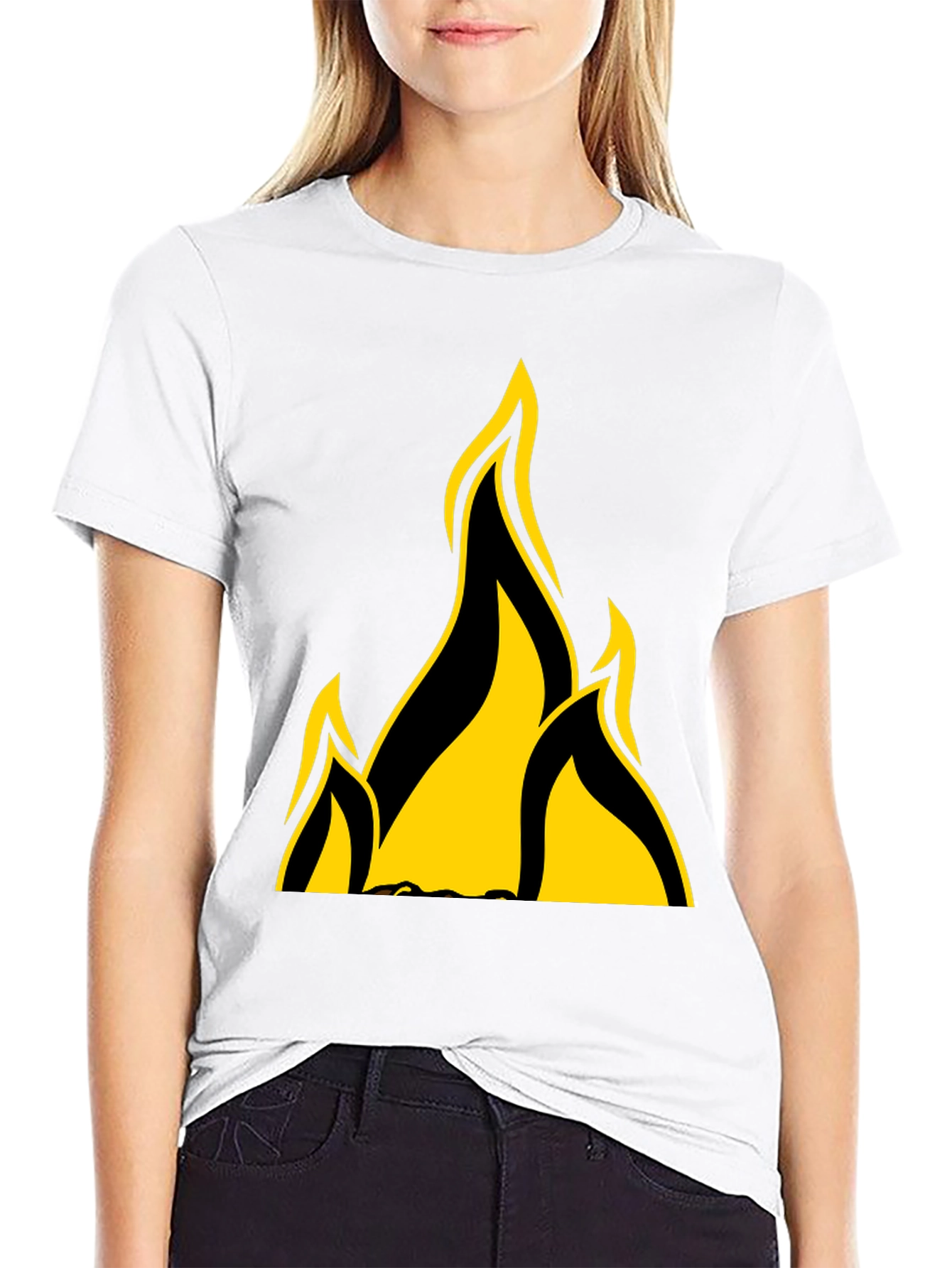 Camiseta Negra con Llamas Amarillas