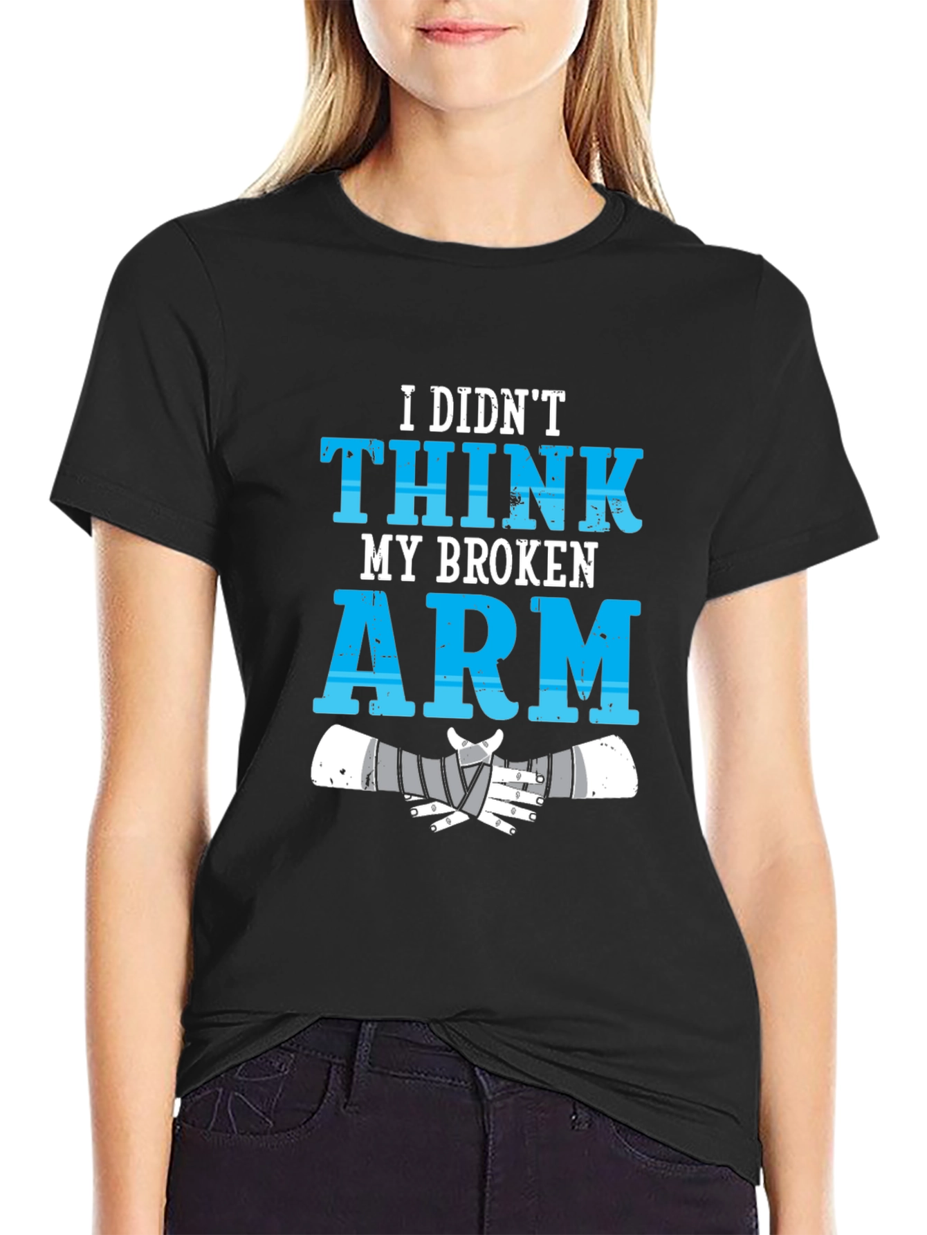 Camiseta Negra Brazo Roto Humorística