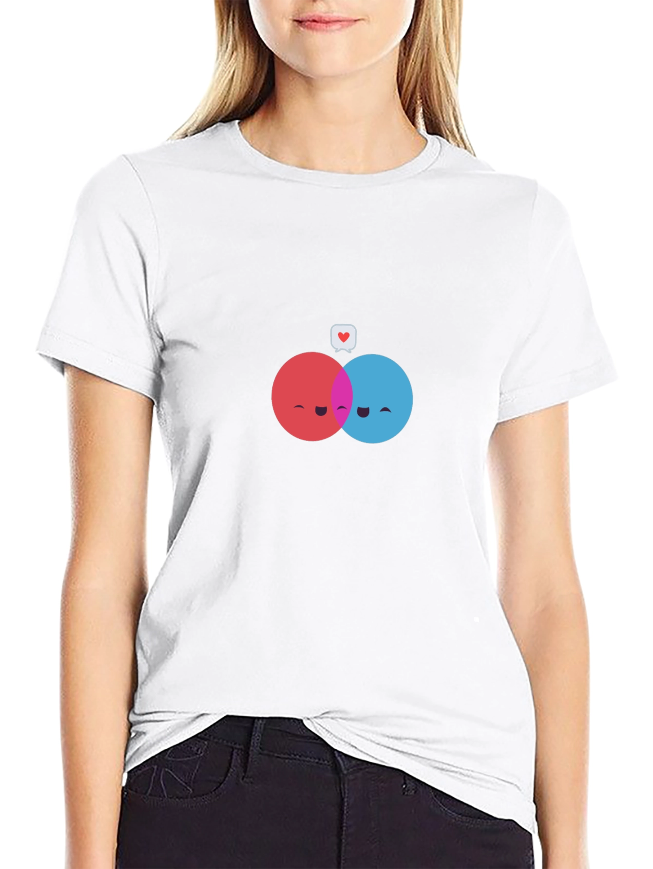 Camiseta Negra con Diseño de Círculos Enamorados