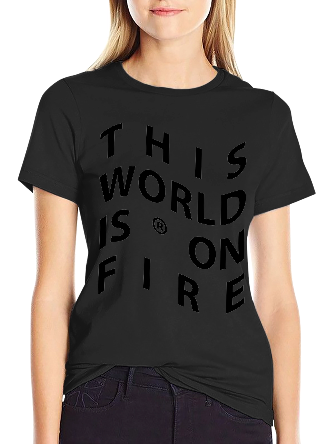 Camiseta Negra Este Mundo Está en Llamas