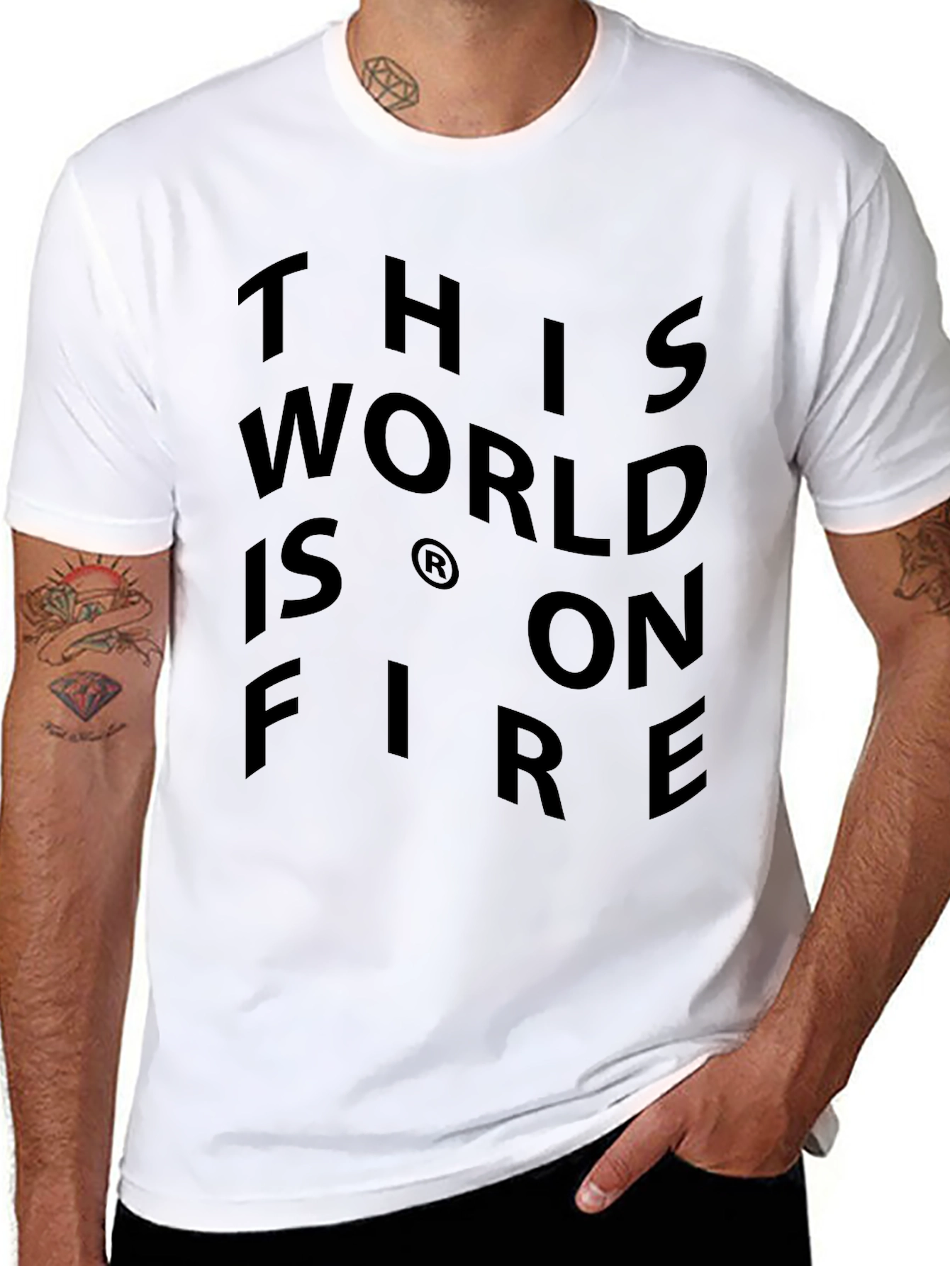 Camiseta Negra Este Mundo Está en Llamas