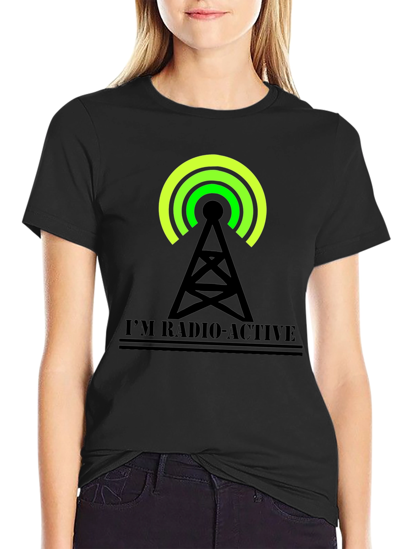 Camiseta Negra con Diseño de Antena Radio-Active