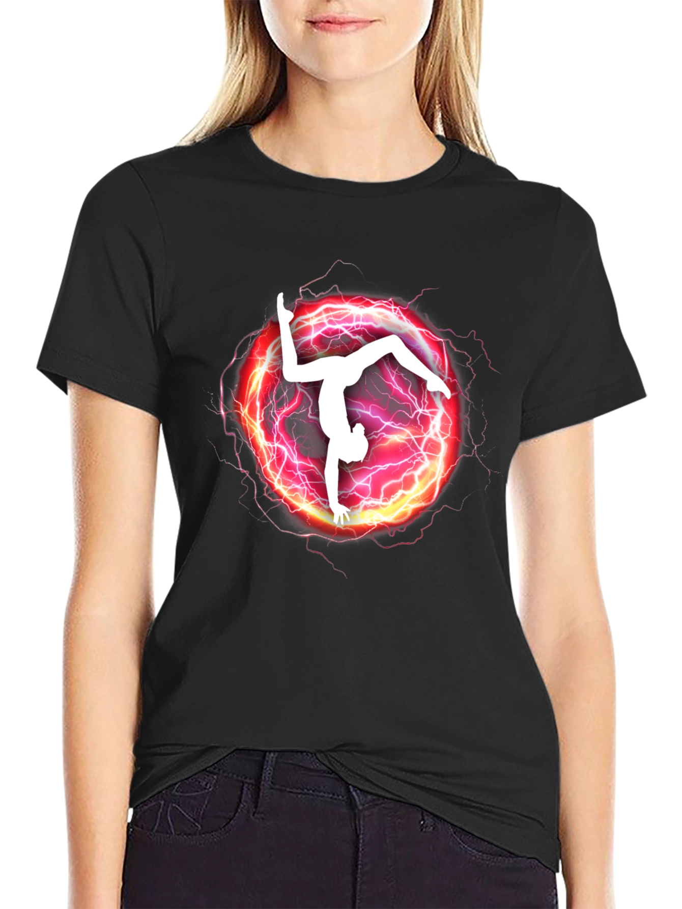 Camiseta Negra con Diseño de Gimnasta Eléctrica