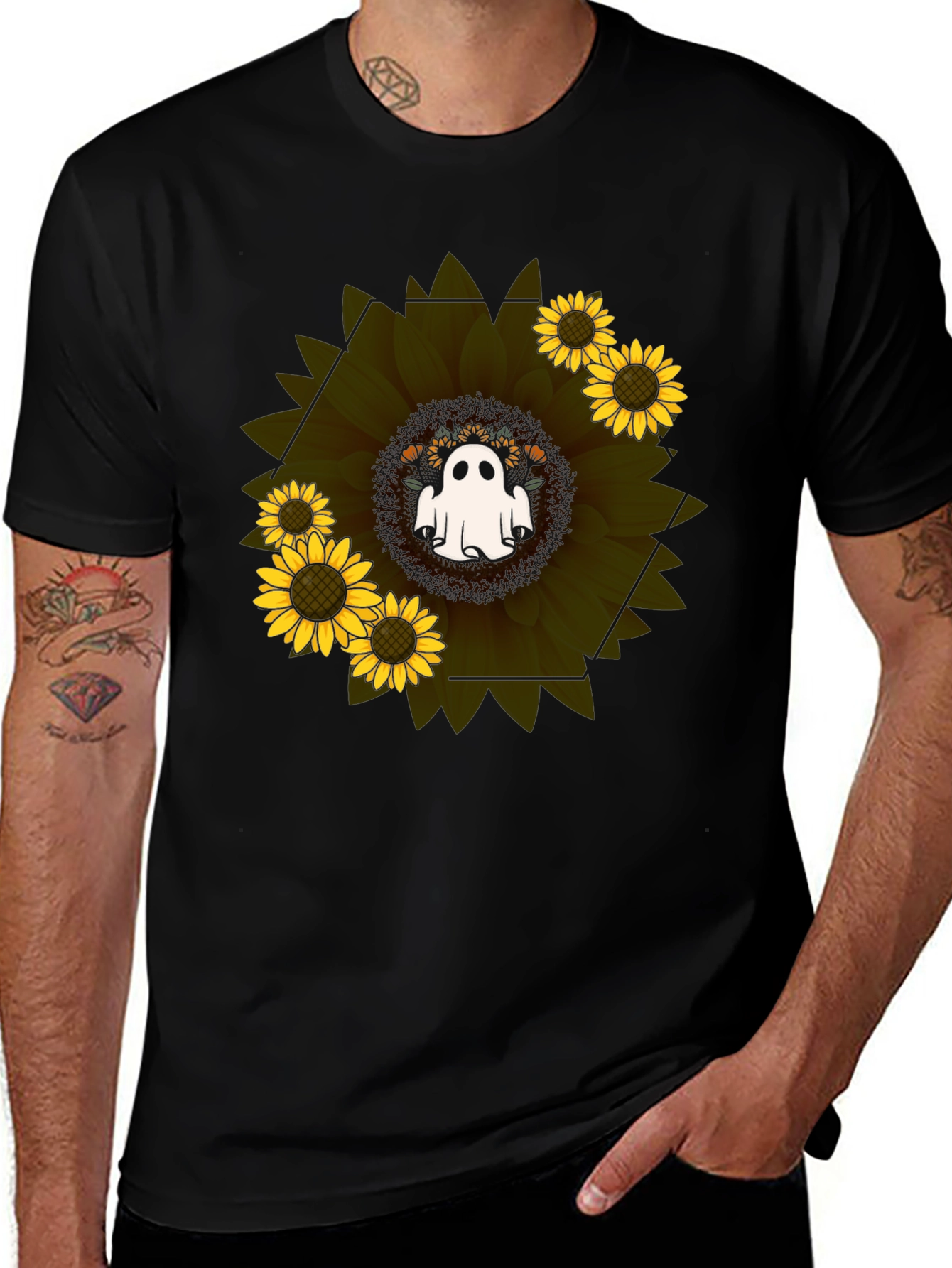 Camiseta Negra con Girasol y Fantasma