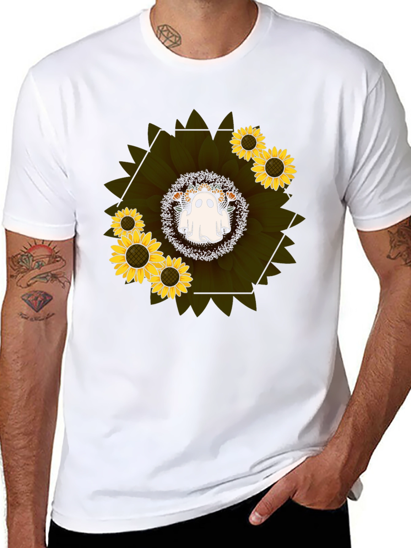 Camiseta Negra con Girasol y Fantasma