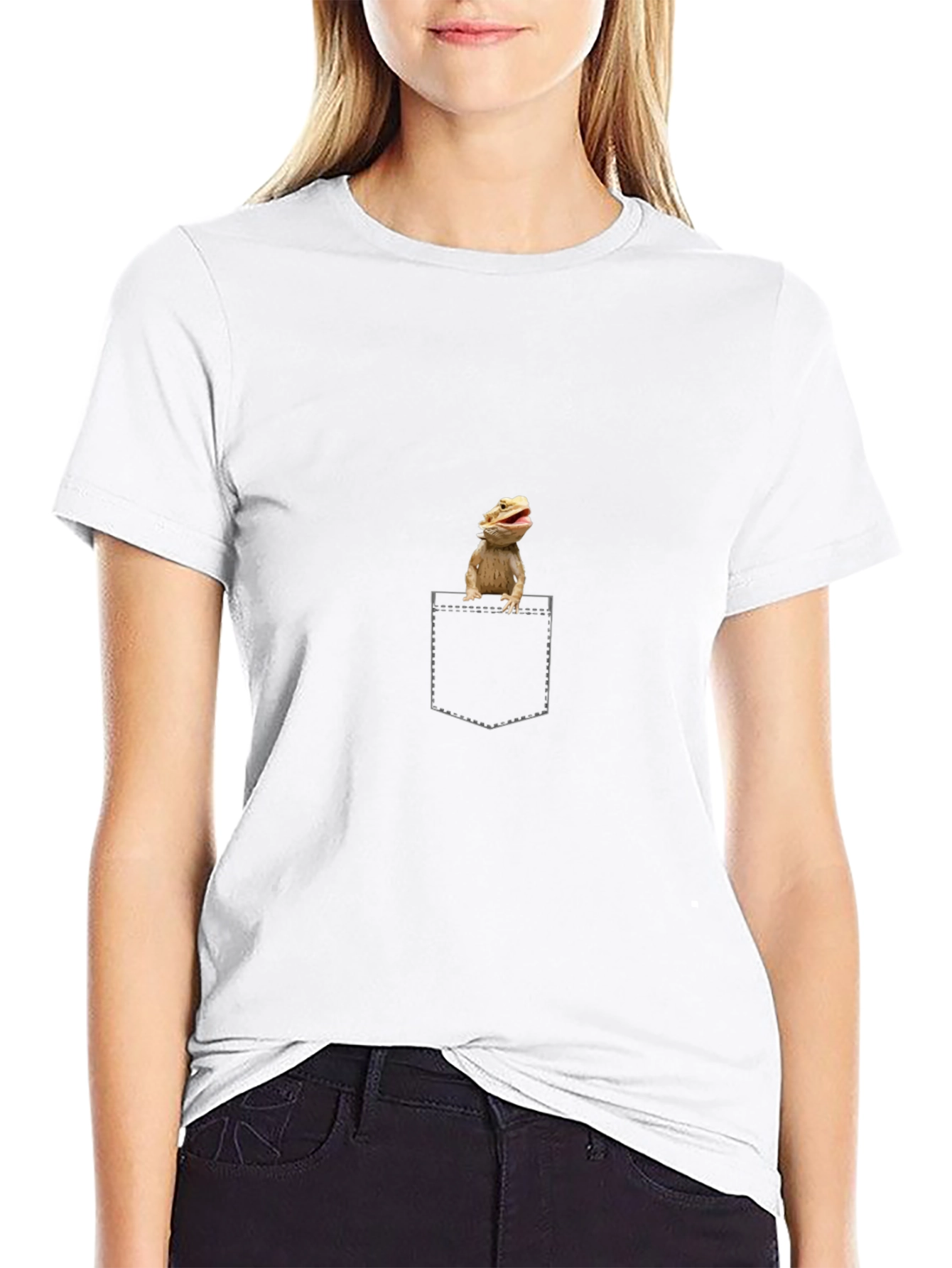 Camiseta Negra con Diseño de Dragón Barbudo en Bolsillo